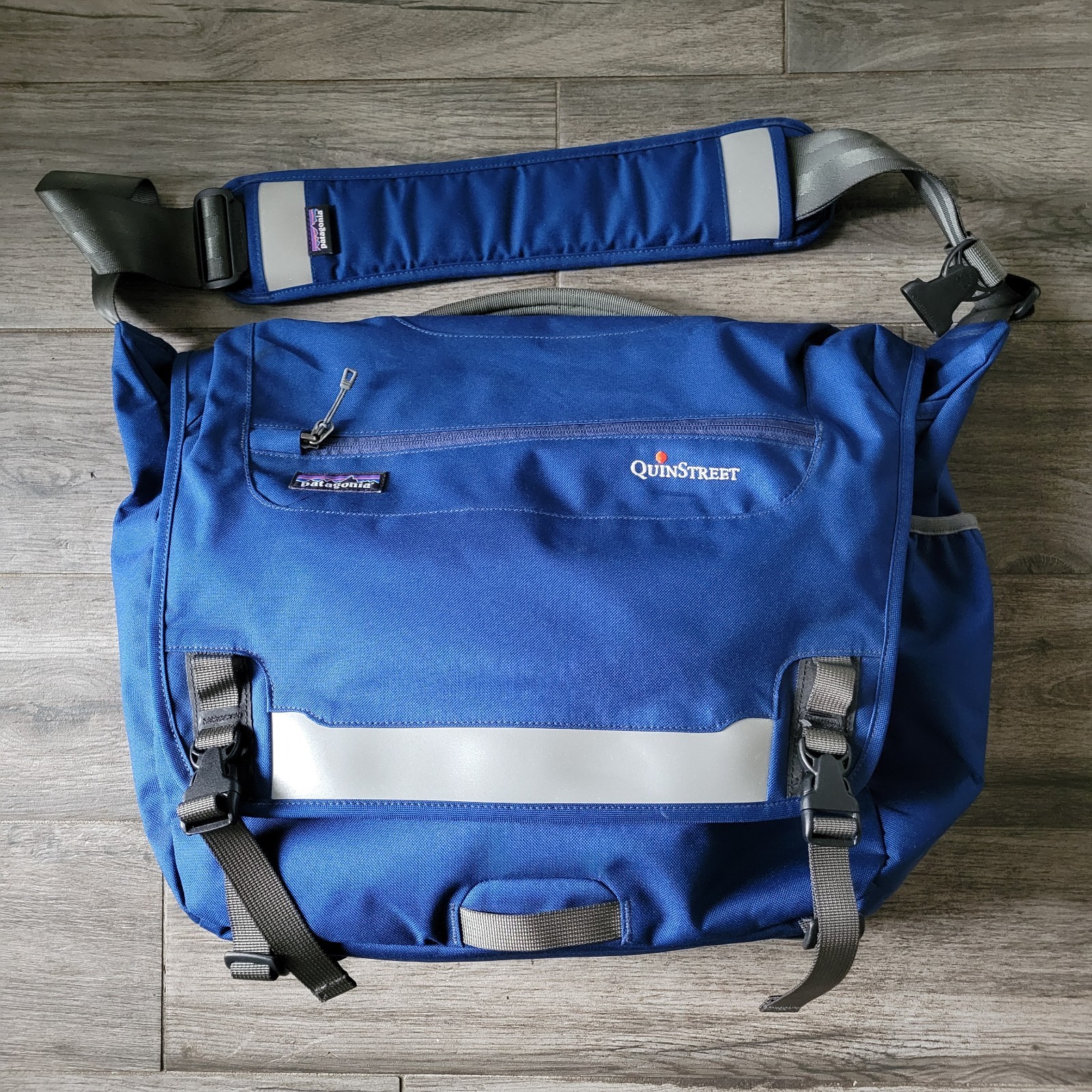 Patagonia Half Mass P-6 Messenger Bag Reflective Commuter Laptop Blue 11782