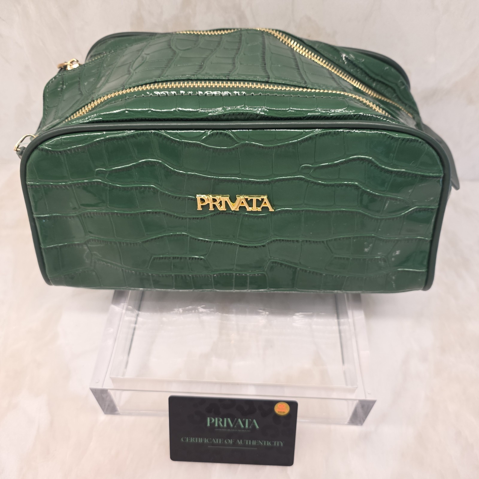 Privata MENS Toiletry Bag BRAND NEW with Cert Of Authenticy Card GREEN CROC…