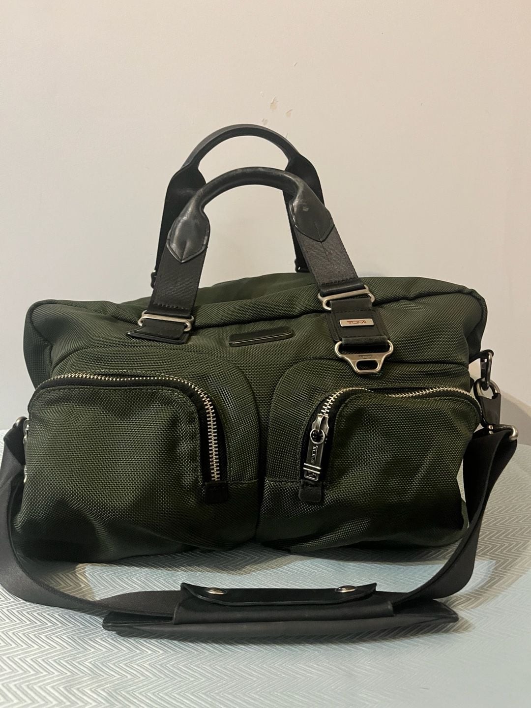 011-0011 TUMI Alpha Bravo 2-Way Briefcase/Travel Bag in Olive Green Nylon