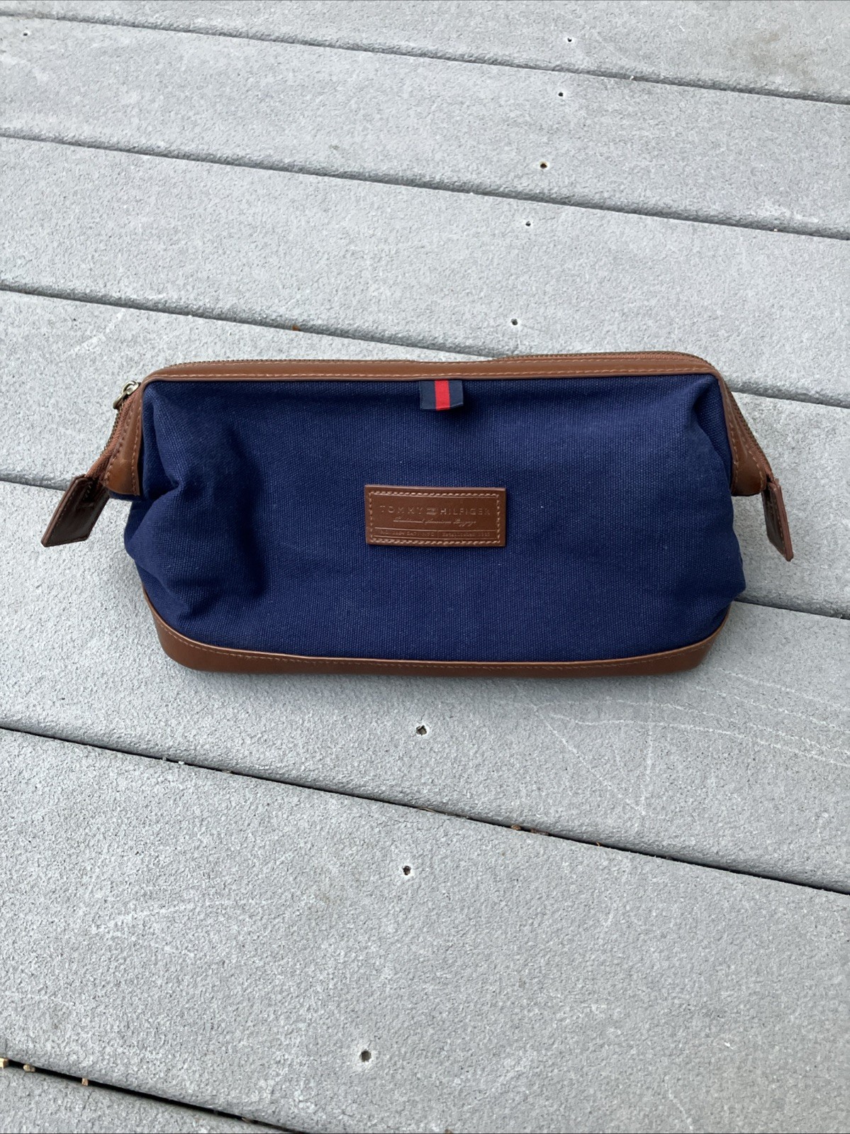 Vintage Tommy Hilfiger Toiletry Bag Flag Zipper Pull Keychain Cosmetic Navy Logo