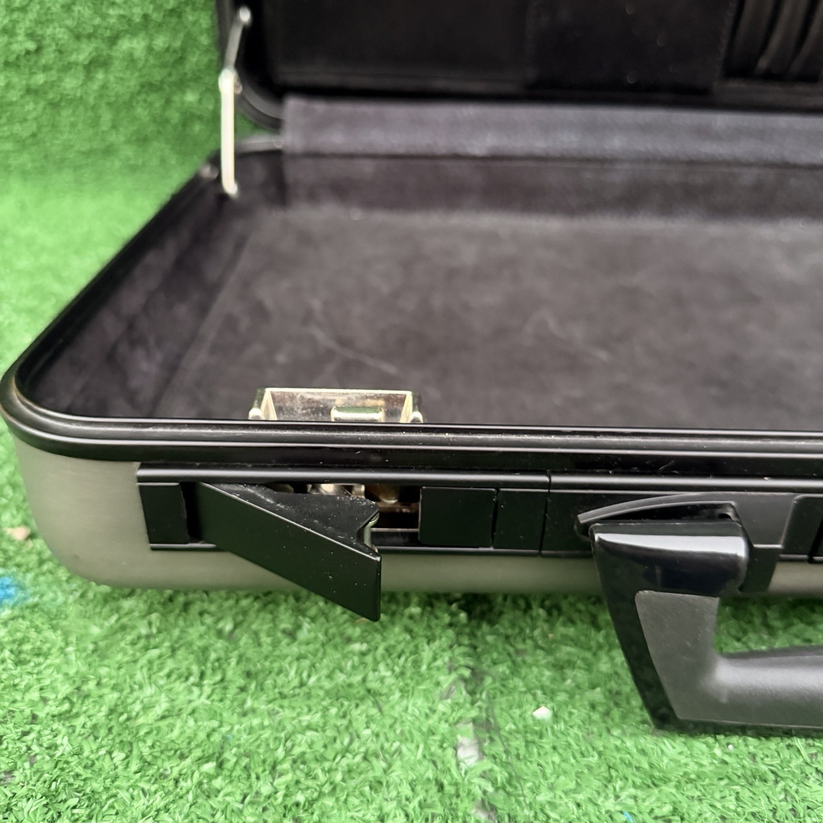 Zero Haliburton Aluminum Briefcase USA Made, 1989 Vintage, Dark Green 18”x13”x4”