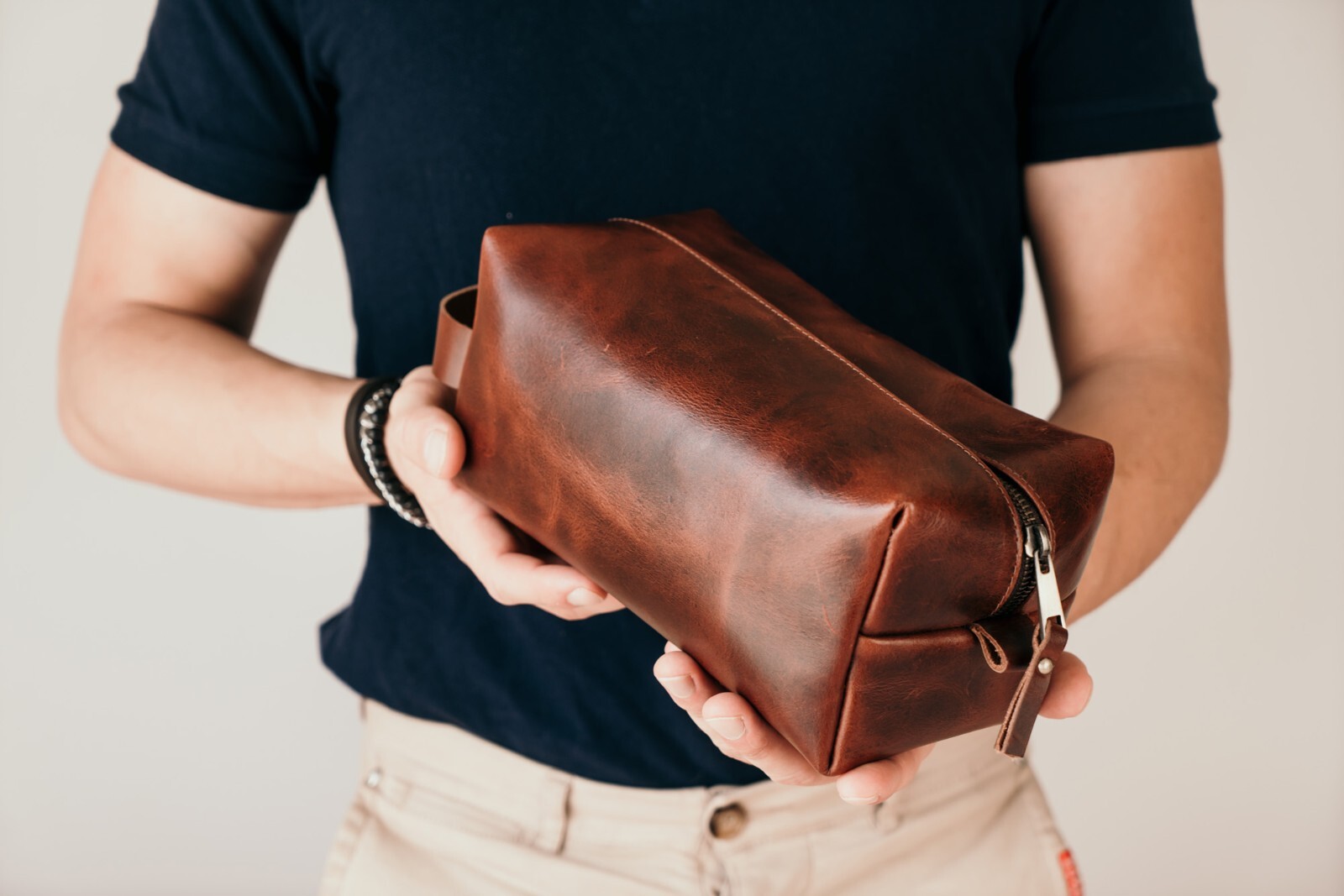 VELLAIRE Leather Toiletry Bag, Travel Toiletry Bag For Men, Men’s Toiletry Bag