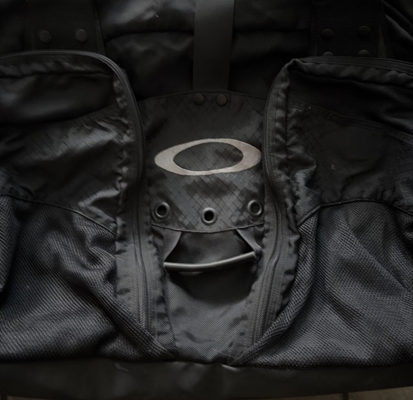 Oakley Vintage Duffle Bag Black, Y2k/90s Era