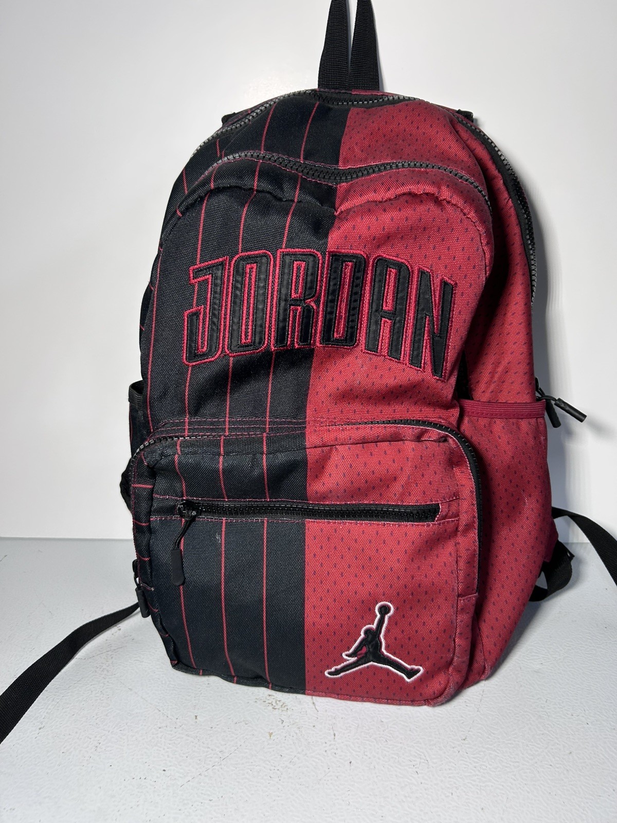 USED Jordan Playoff Game Backpack 25L Gym Red & Black small zipper stuck