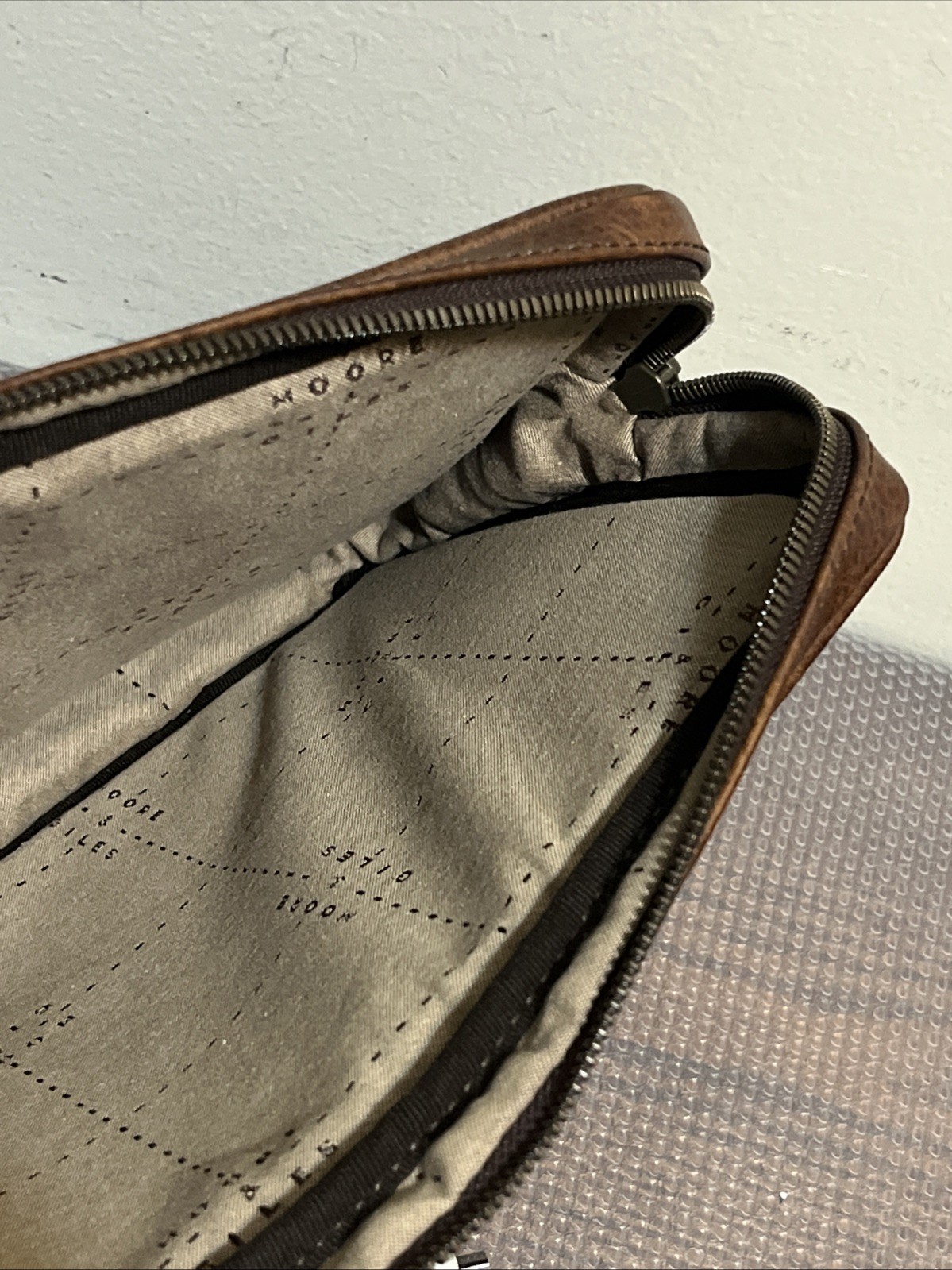 Moore & Giles Leather Tech Pocket Titan Milled Brown With Built In Powder Bank