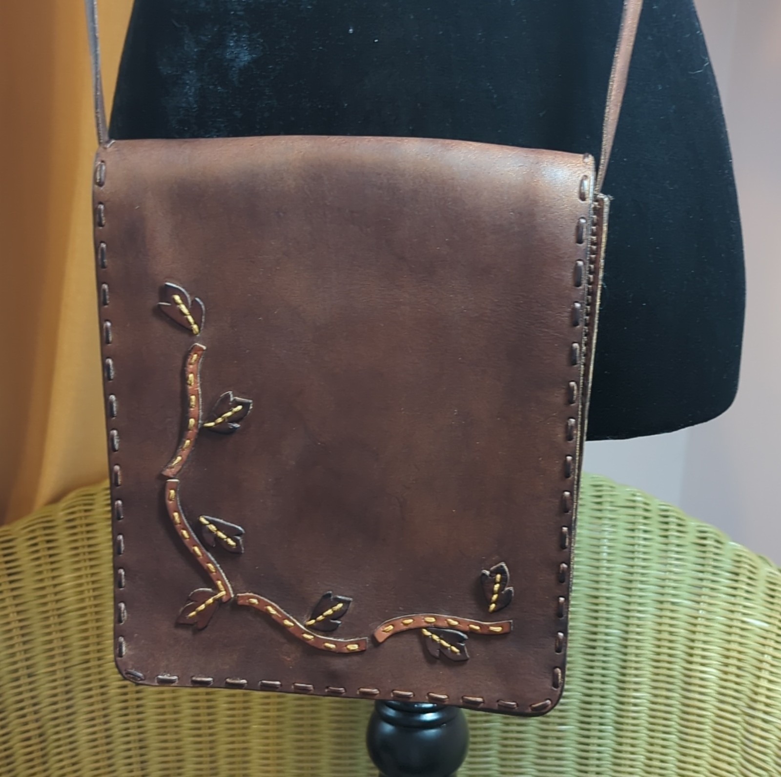 Fossil Brown leather Crossbody Bag Embroidered Branch Magnetic Snap Nature Theme