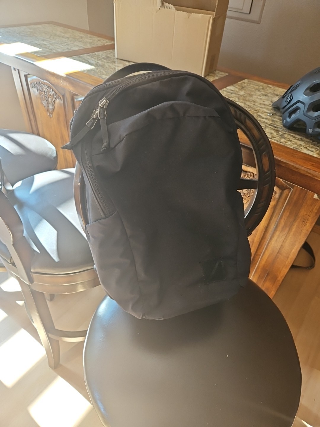 Evergoods Civic Half Zip 22L (CHZ22) – SMALL TEAR NEAR ZIPPER, SEE LAST PHOTO