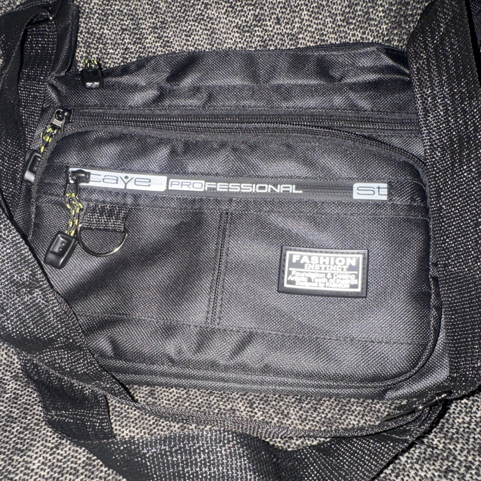 Men’s Black Medium Crossbody Shoulder Bag Zip Closure Adjustable Strap Pockets