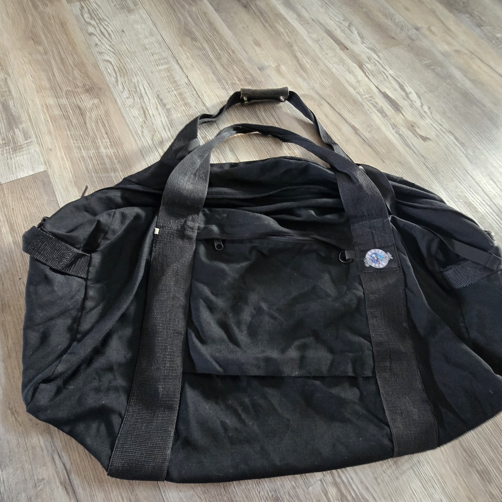 Vtg Eagle Creek Large Duffle Bag Bug Out Black Straps 30″ x 16″ x 16″ ****READ