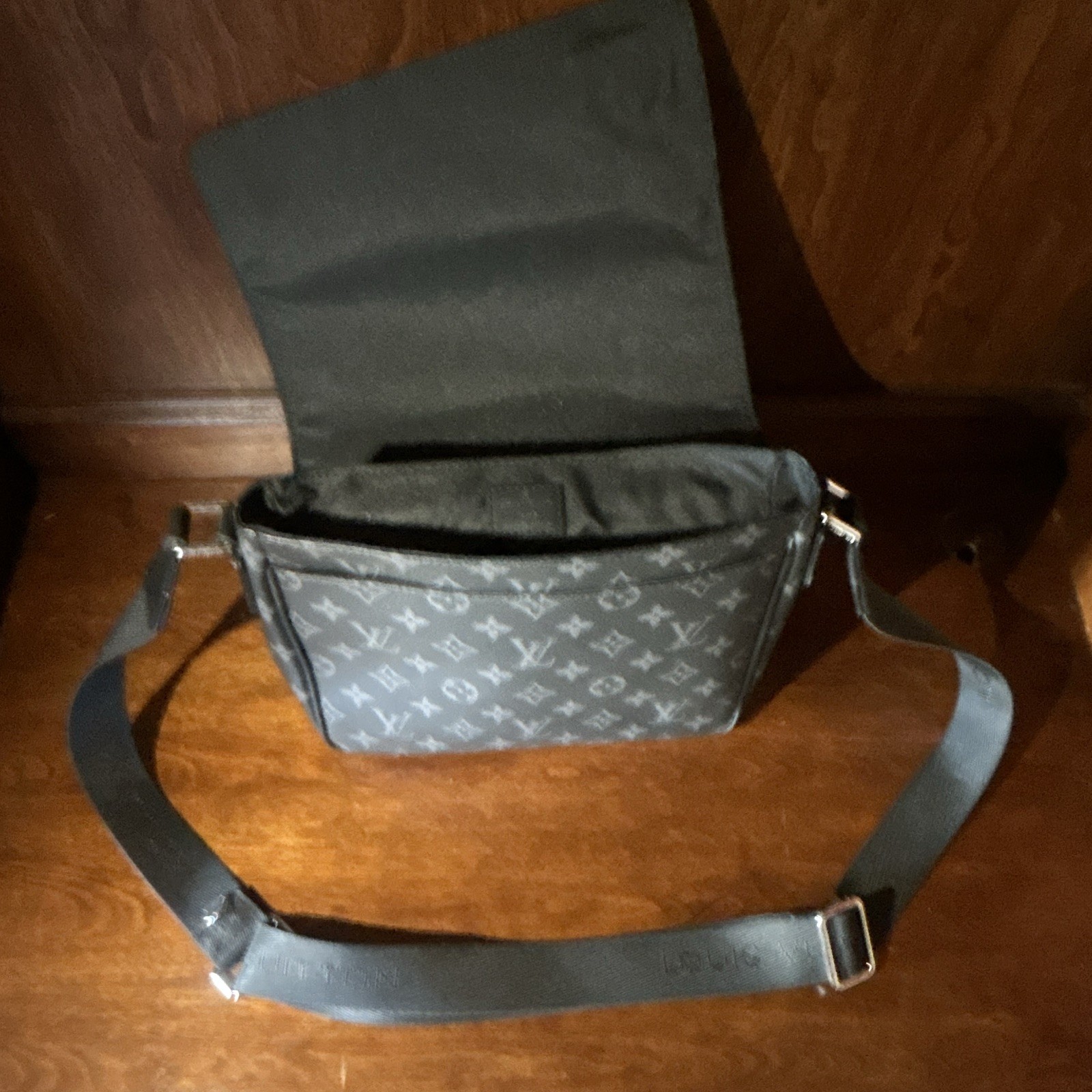 Louis Vuitton Monogram Crossbody Bag Black/Gray Zip Adjustable Strap Men