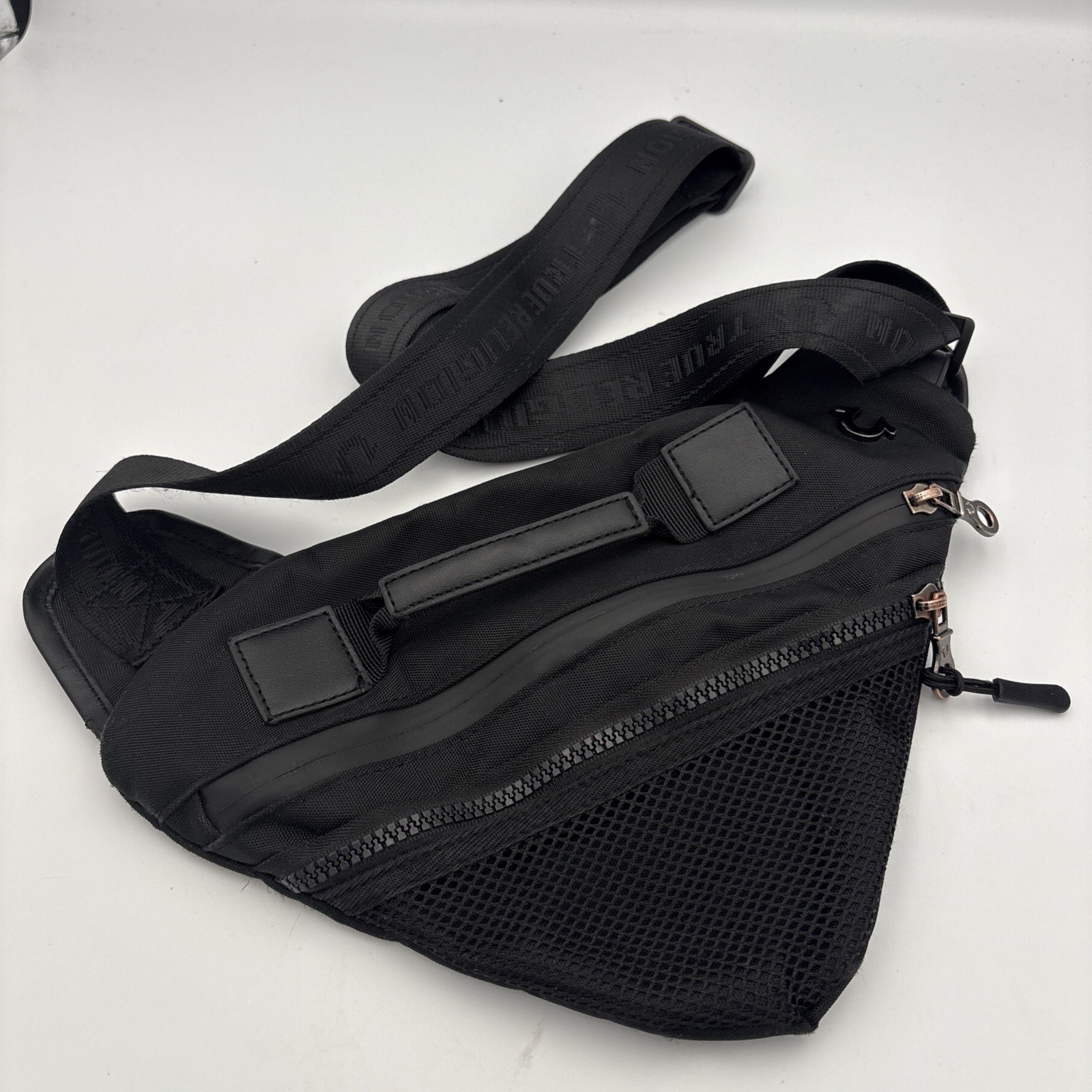 True Religion Men’s Sarge Triangle Harness Bag Black Excellent condition