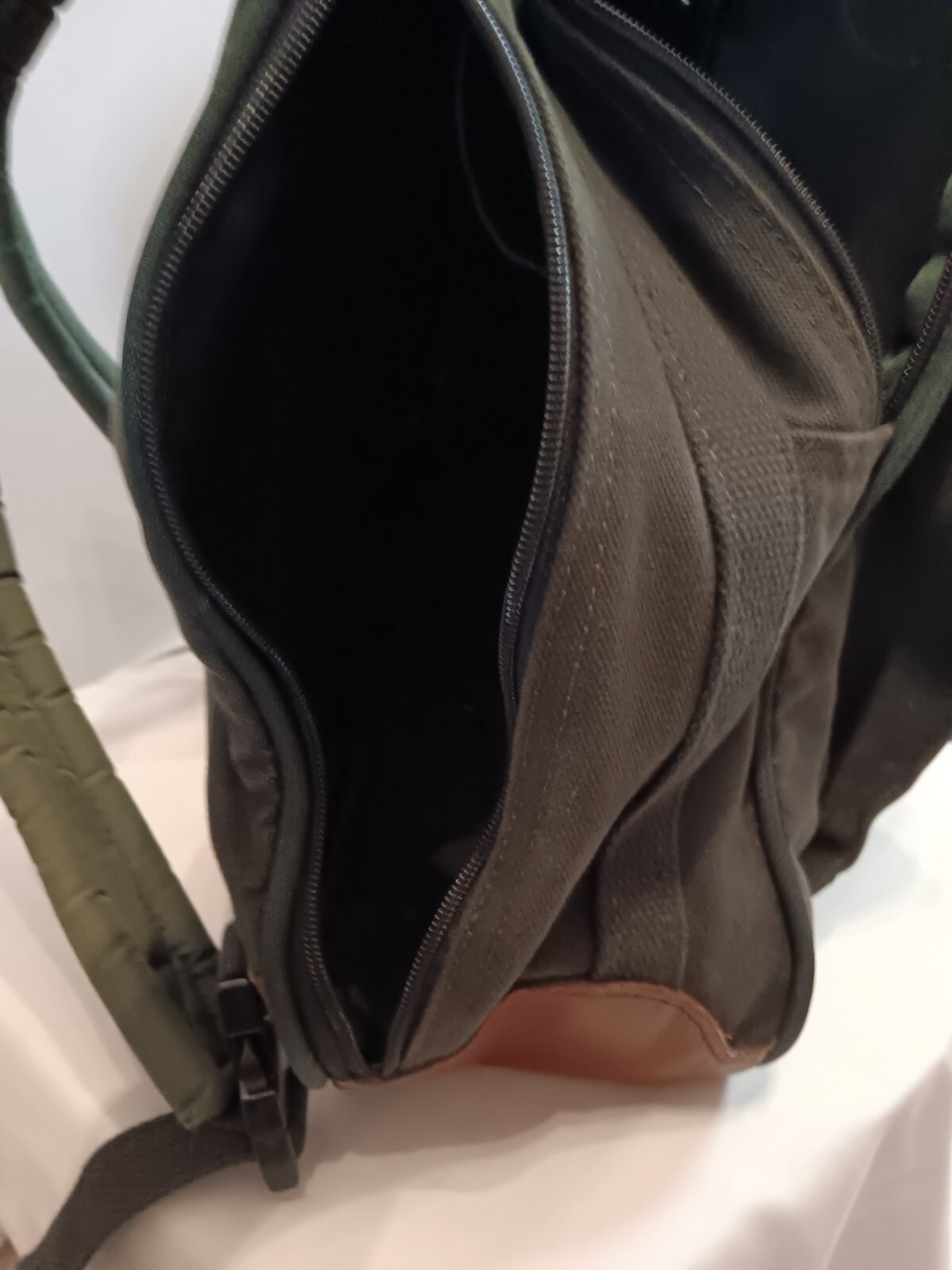 Vintage Orvis Battenkill Canvas & Leather Backpack Dark Hunter Green Bookbag