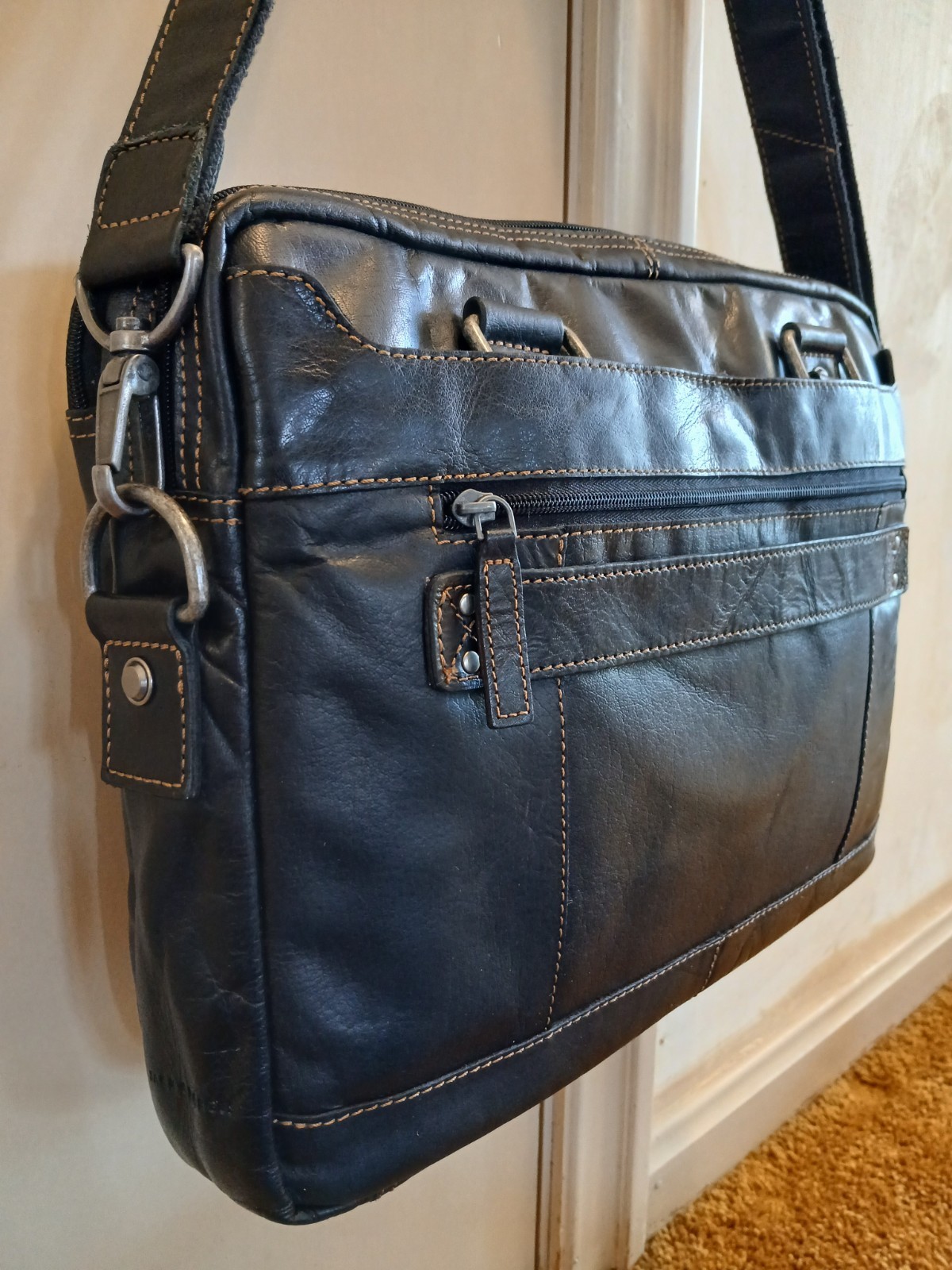 Jack Georges Voyager Buffalo Leather Soft Briefcase, Zip-Top w Strap, Black New
