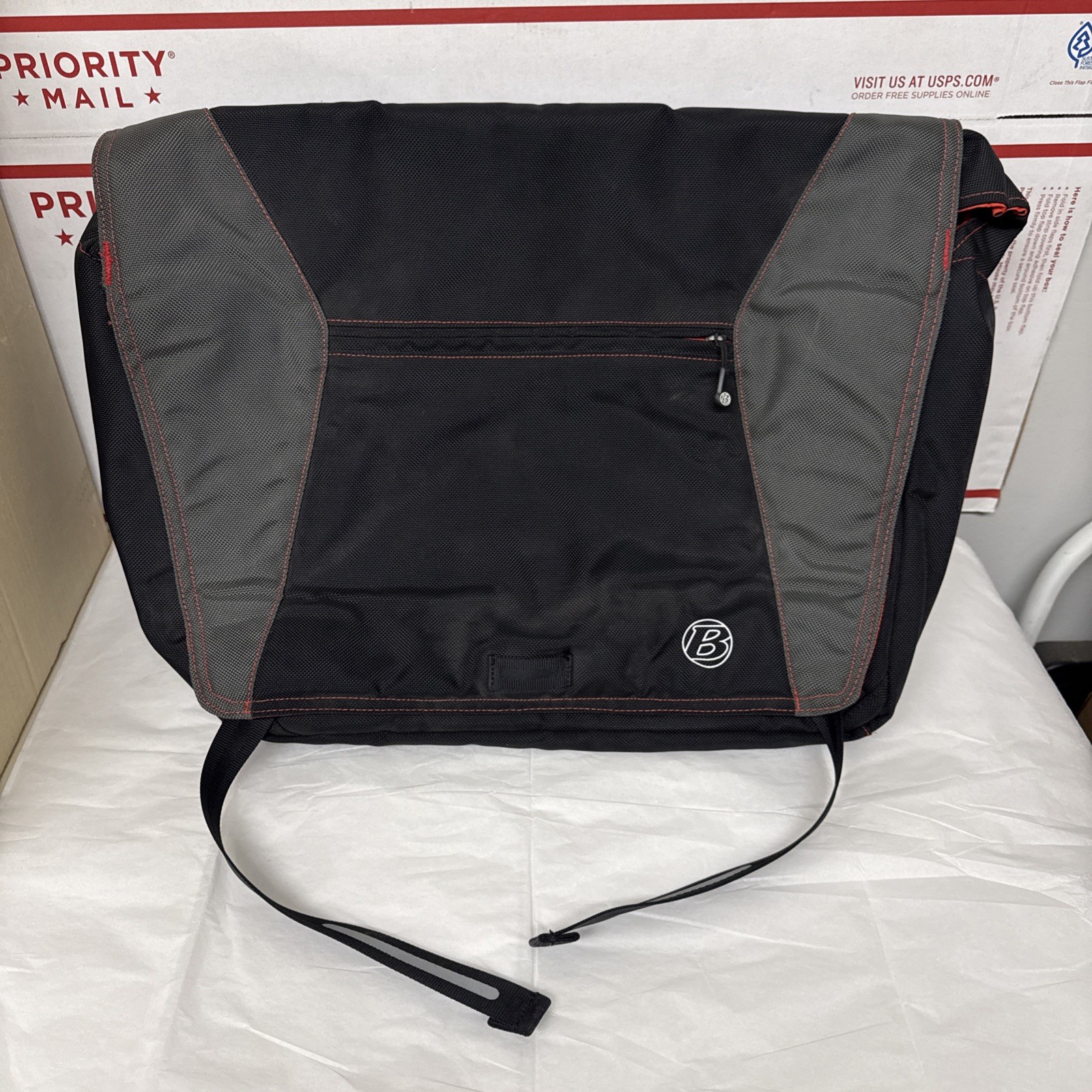 Bontrager Cycling Gray Black With Red Trim Laptop Messenger Bag Large