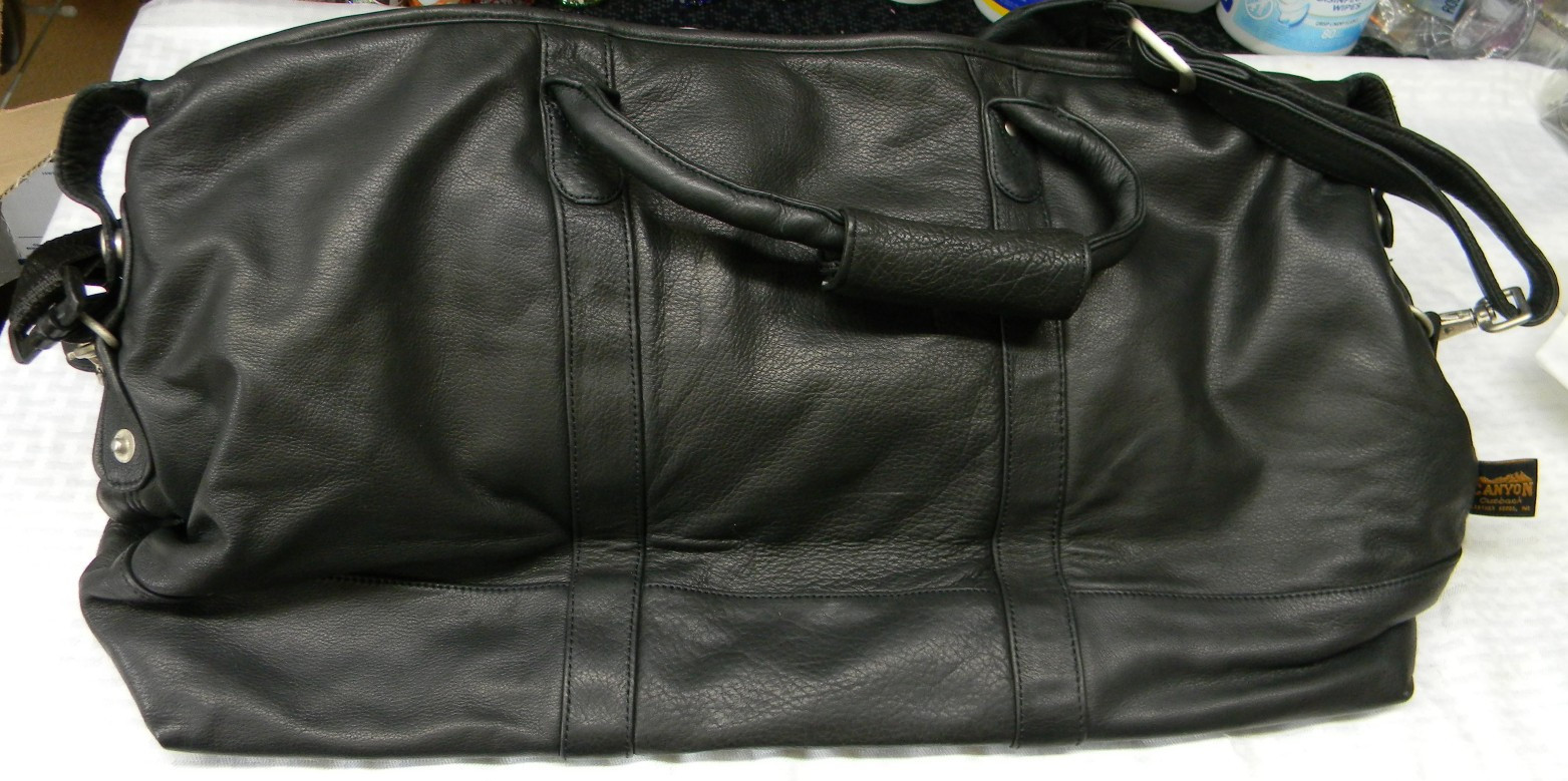 CANYON OUTBACK BLACK GENUINE COWHIDE LEATHER 22″ DUFFLE/WEEKENDER BAG #D305 NEW