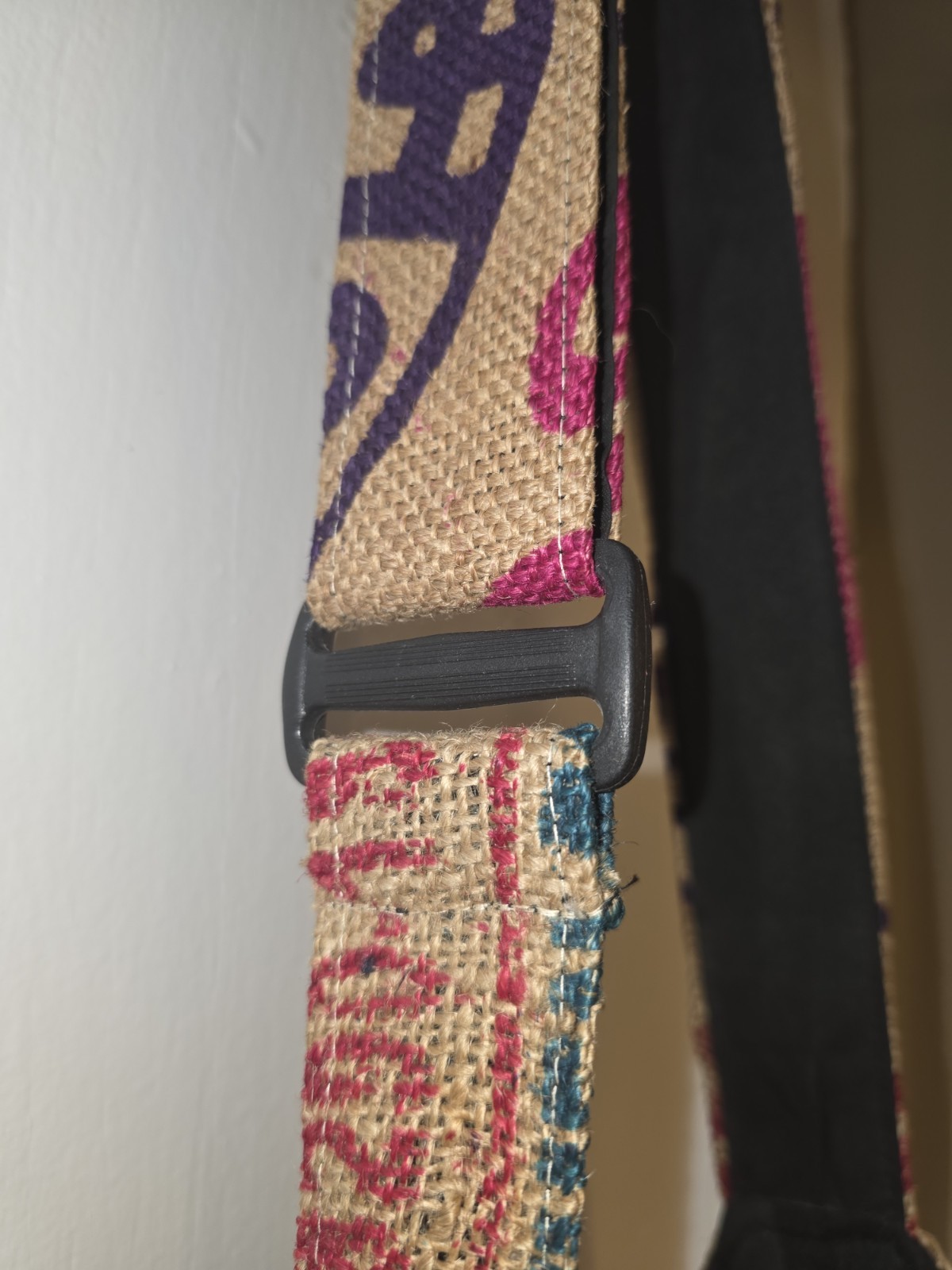 Burlap Graphic Print Shoulder Bag Adjustable Strap Zipper Closure