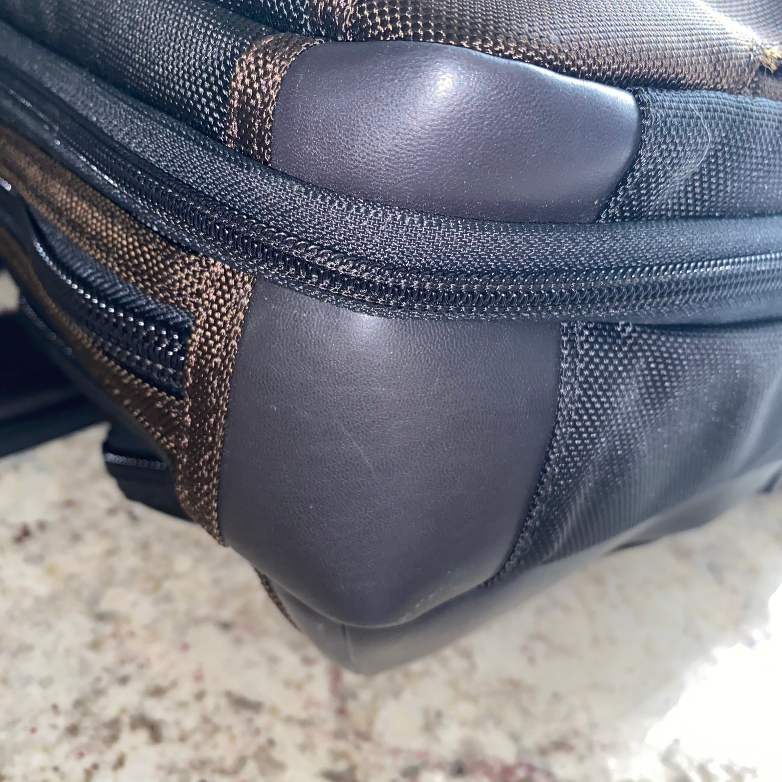 TUMI $399 Alpha Bravo Andersen Slim Commuter Briefcase Black Brown EUC