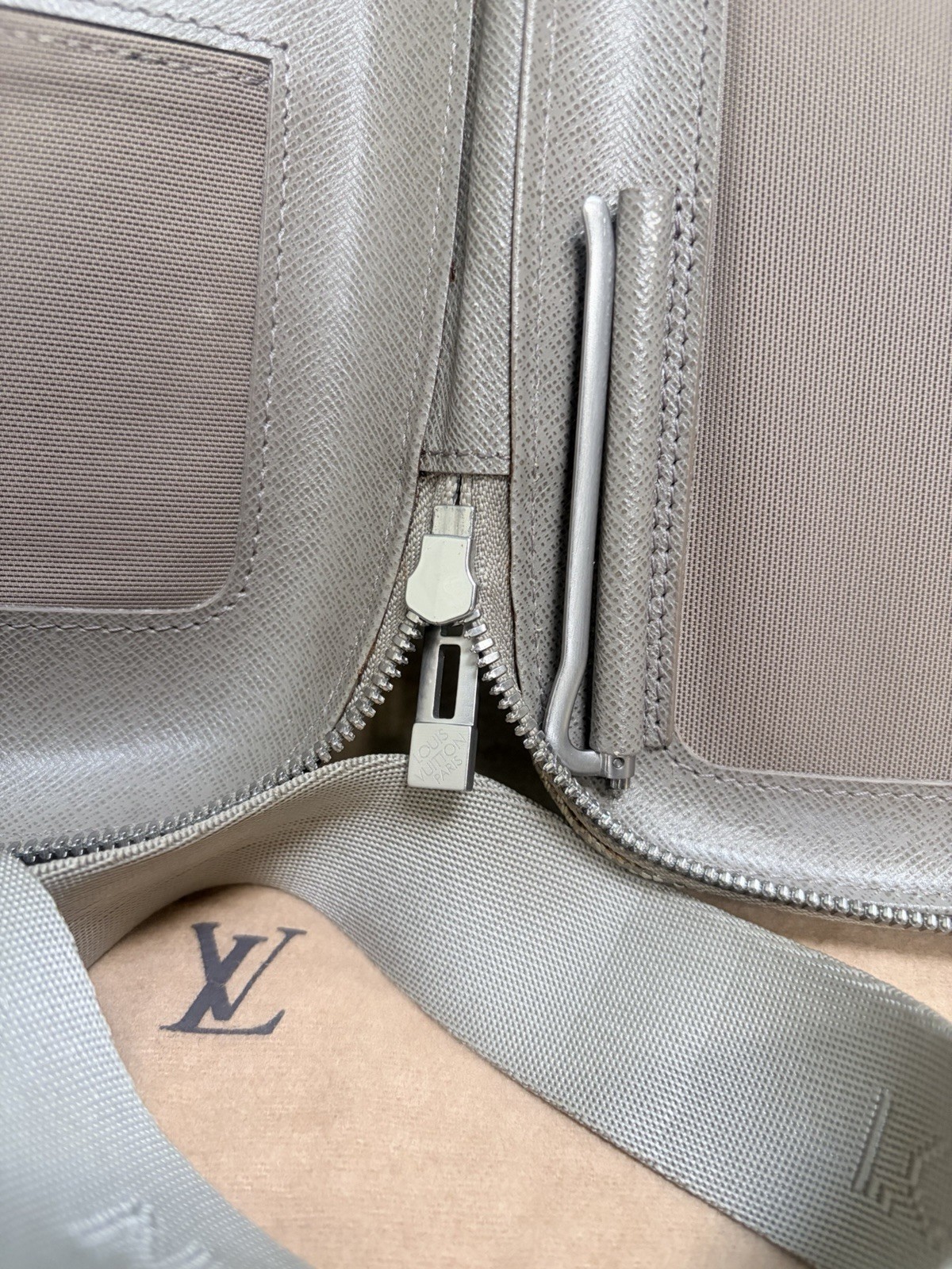 LOUIS VUITTON Damier Geant Mage Bag Beige Sable | M93501 LV Authentic
