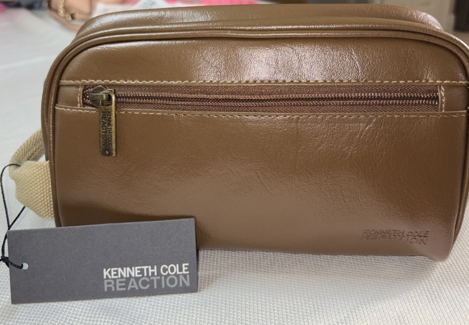 Kenneth Cole Reaction Men’s Brown Toiletry Travel Dopp Kit Bag NWT Zip Case