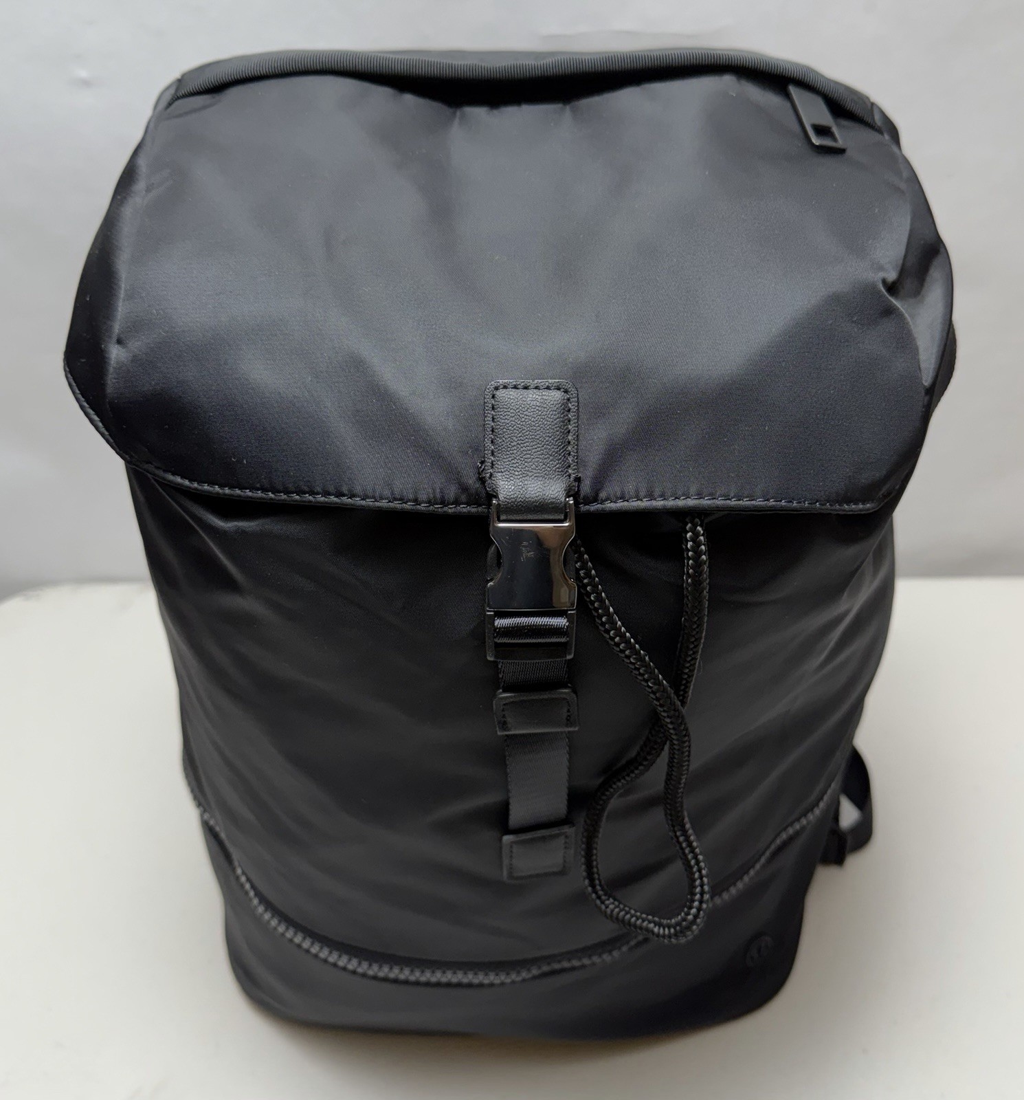 lululemon Large Roll-Top Backpack Black Buckle/Zip Padded Adjustable Straps