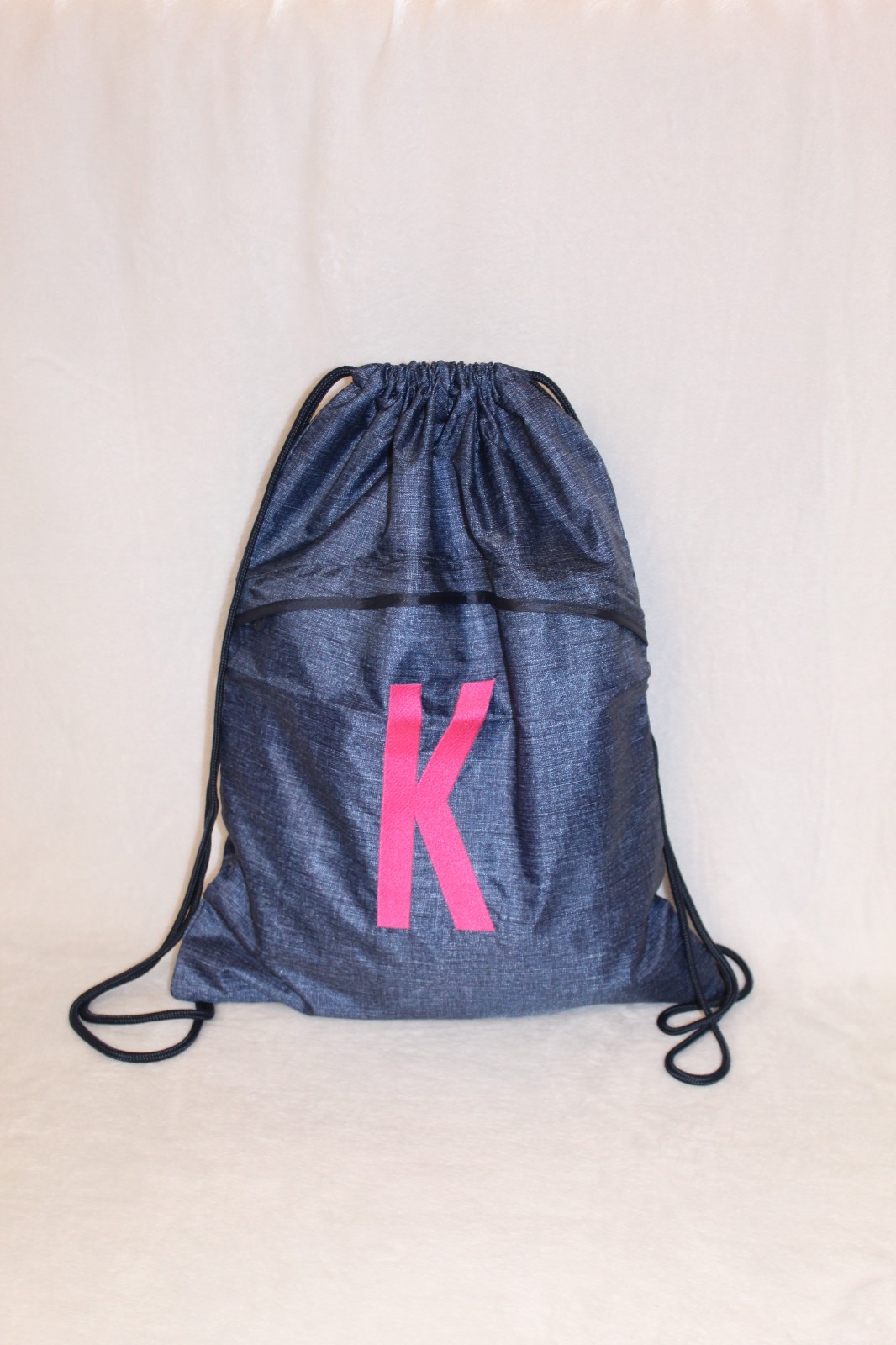 Thirty-One Cinch Sack (Blue Crosshatch with Pink K)with zipper pocket Brand New
