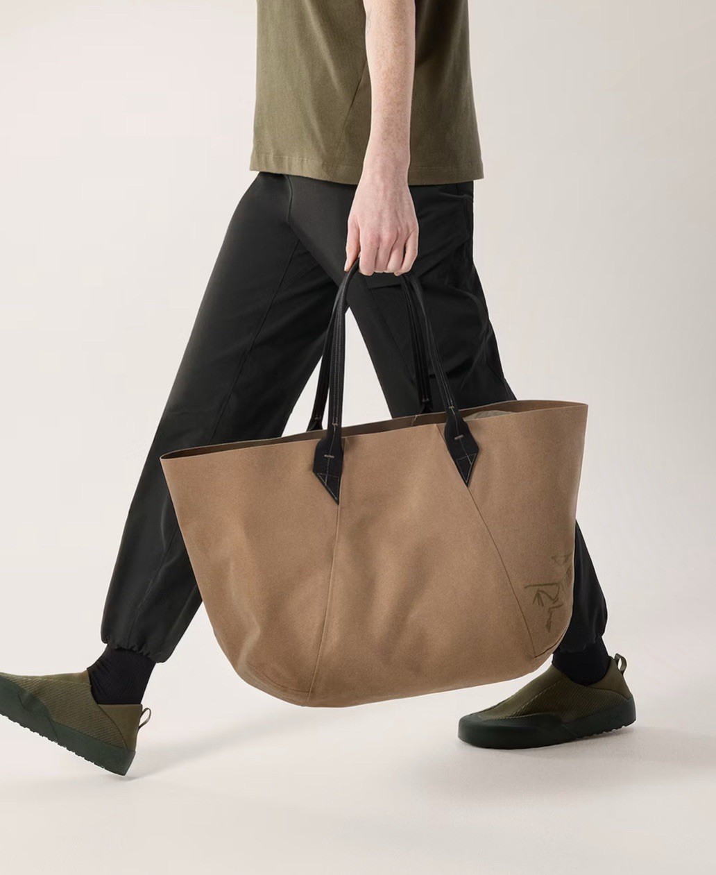 Arcteryx Carrier 45 Gear Tote Commute Traveling Heavy Duty Durable Brown
