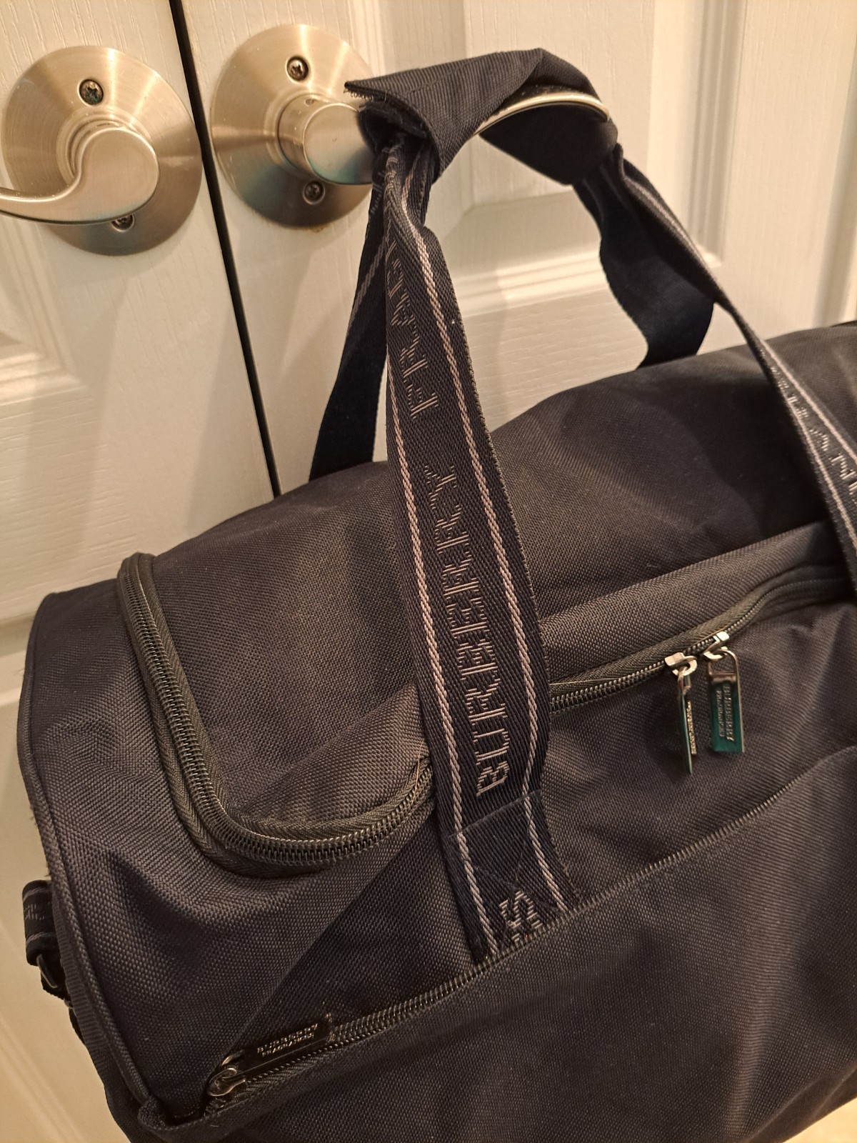 BURBERRY Fragrances Weekender Duffle Bag Black Signature Handles Shoulder Strap