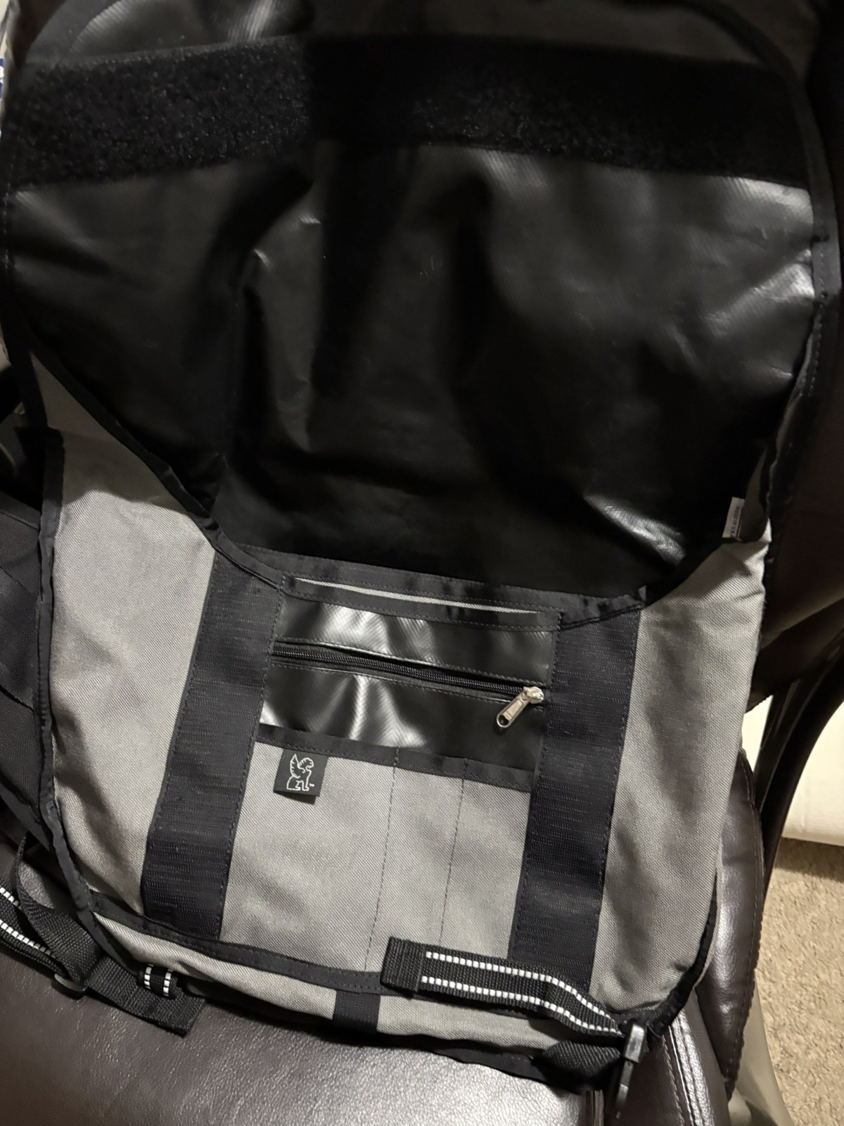Chrome Industries Messenger Bag Gray Black Seatbelt Buckle Urban Cycling