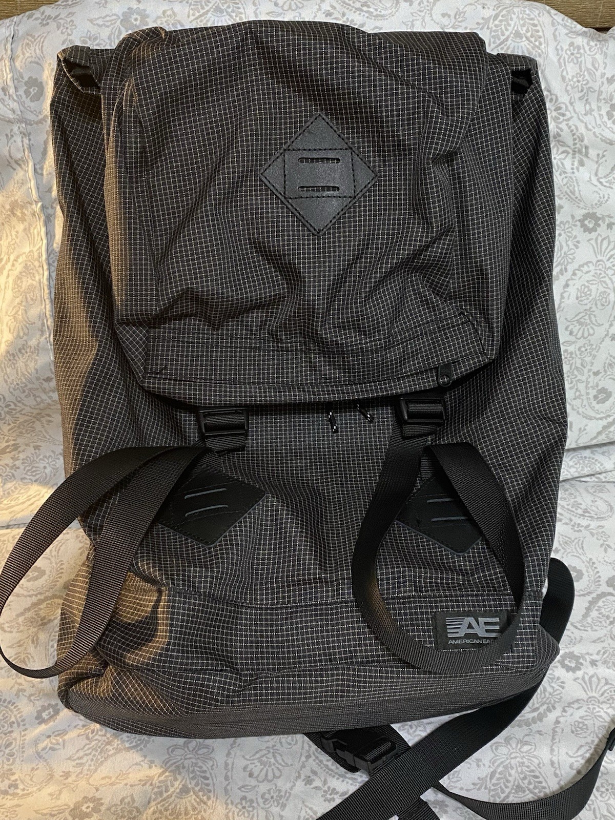 American Eagle NWT Medium Weight 24/7 Active Hiking Backpack Black