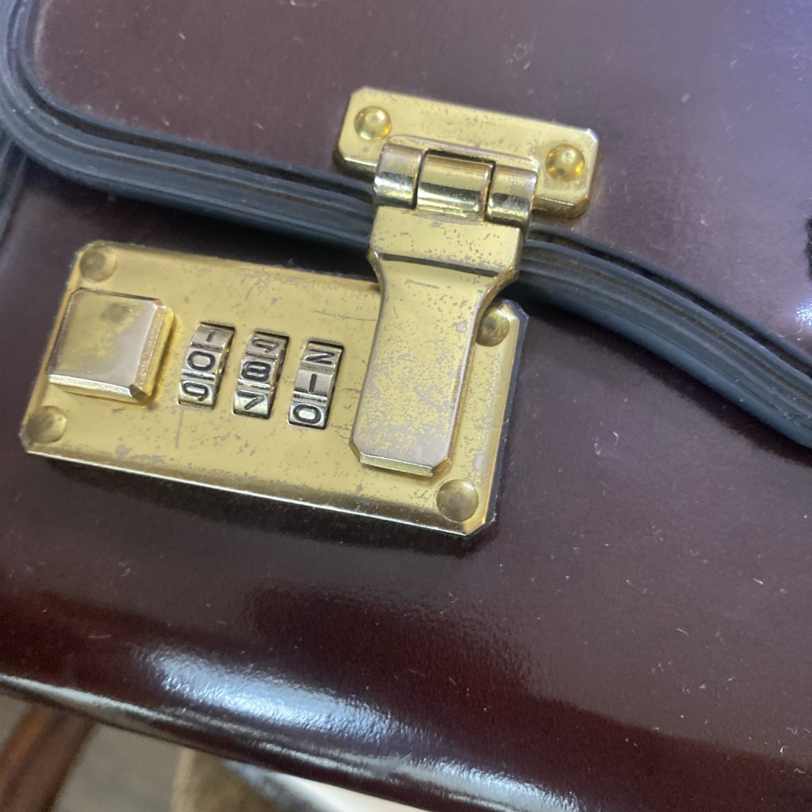 Vintage Business Class Burgundy Hard Shell Attache Briefcase Combination Lock