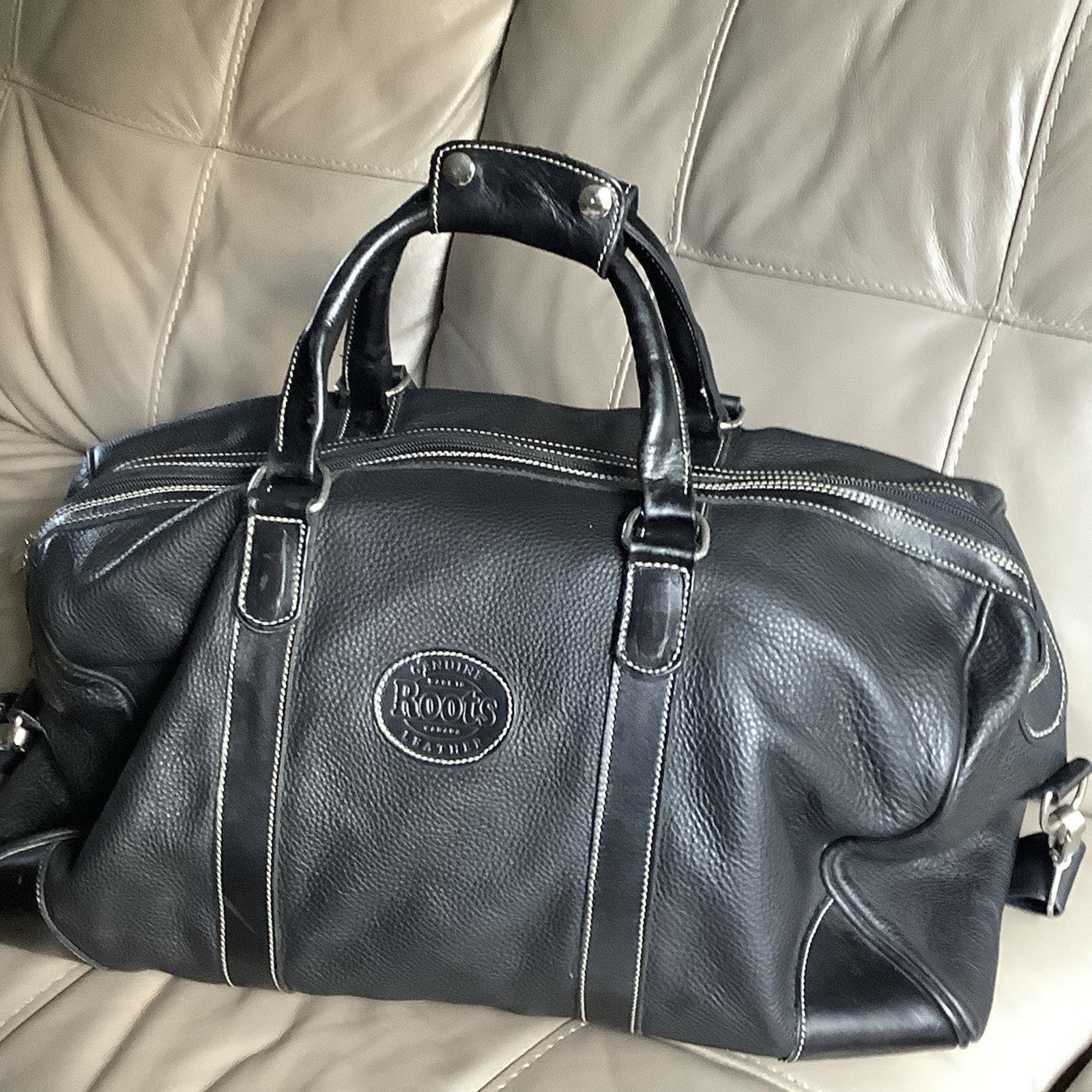 Vintage ROOTS CANADA Genuine Leather Duffle Carry On HEAVY BAG! Well Made!!! EUC