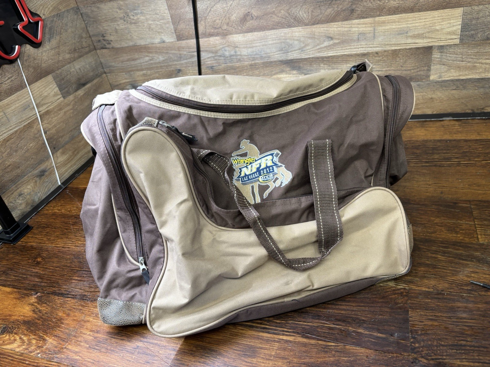 Justin Boots PRCA Rodeo Duffle Shoulder Bag Wrangler NFR Las Vegas 2012
