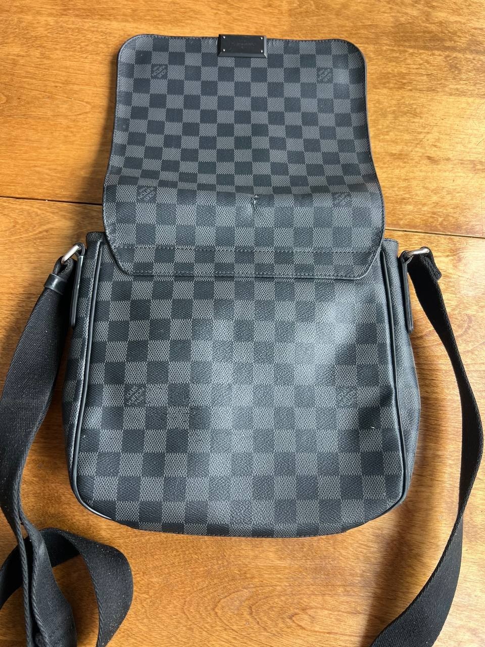 Louis Vuitton Damier Graphite District PM Shoulder Bag Noir FO4135 Auth Used F/S