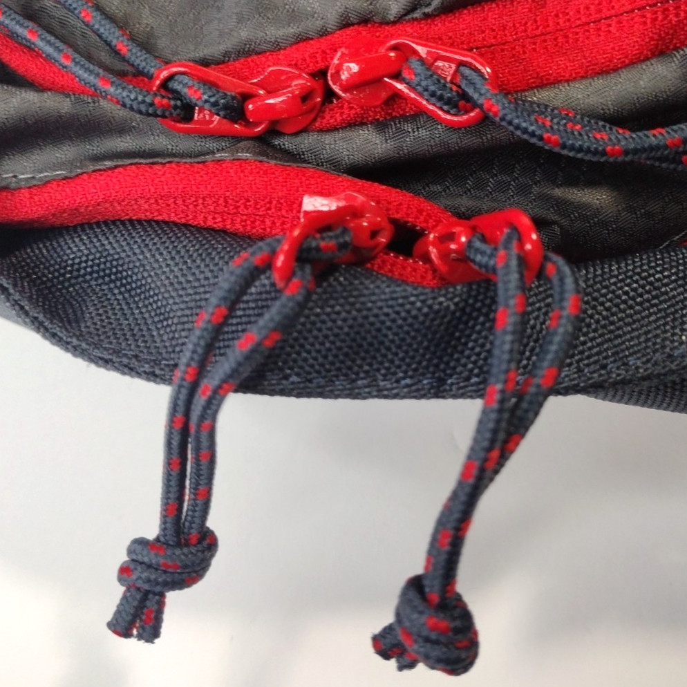 Vineyard Vines Tech Backpack Navy Blue & Red 18x12x7″ Cushioned Back Waist Strap