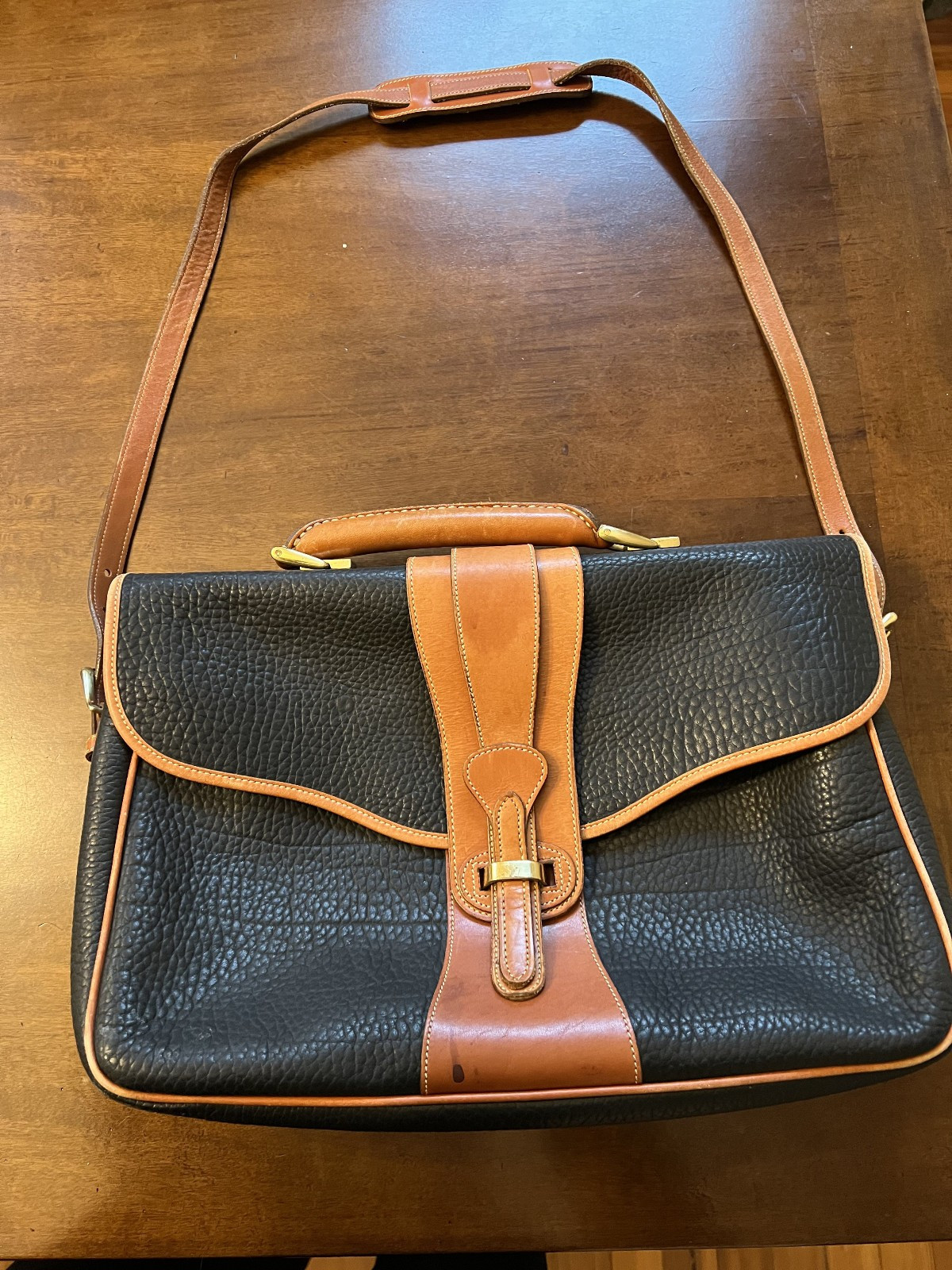 VTG Dooney & Bourke All Weather Leather Pebbled Black Messenger Briefcase Bag