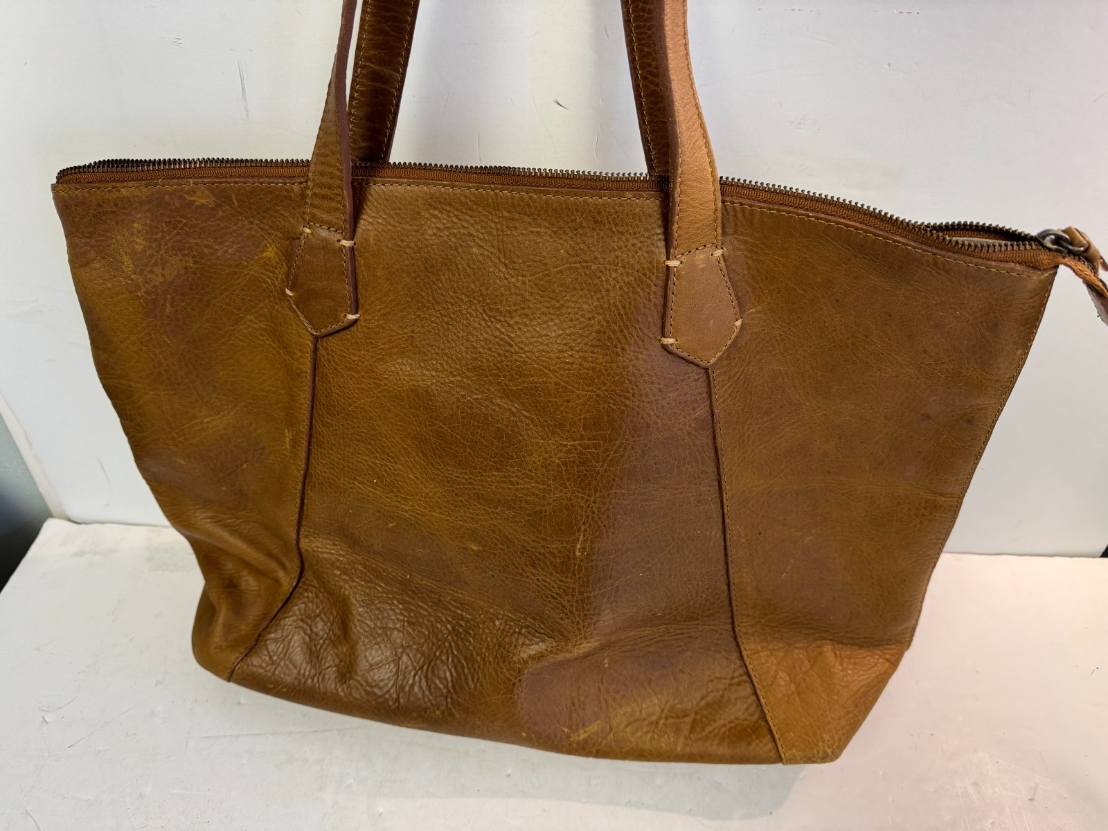 Buffalo Jackson Trading Walker Women’s Leather Tote Large 16″ W Zip Closure