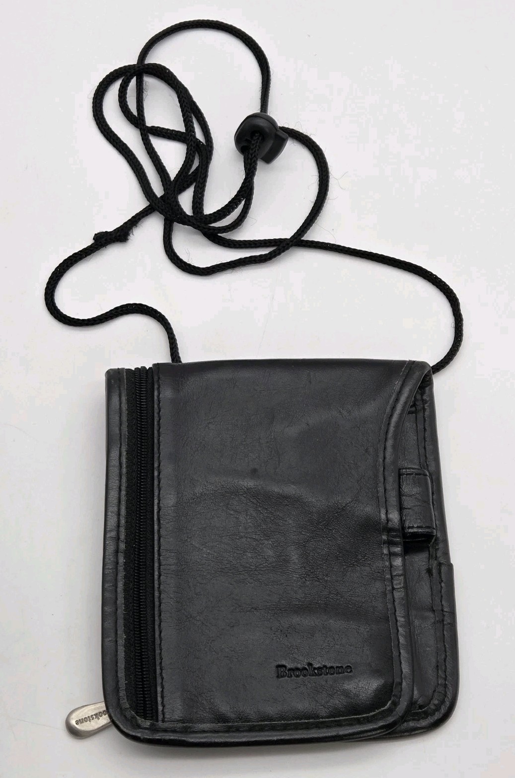 Brookstone Travel Wallet Crossbody Neck Strap Black Leather Passport Pocket Zip