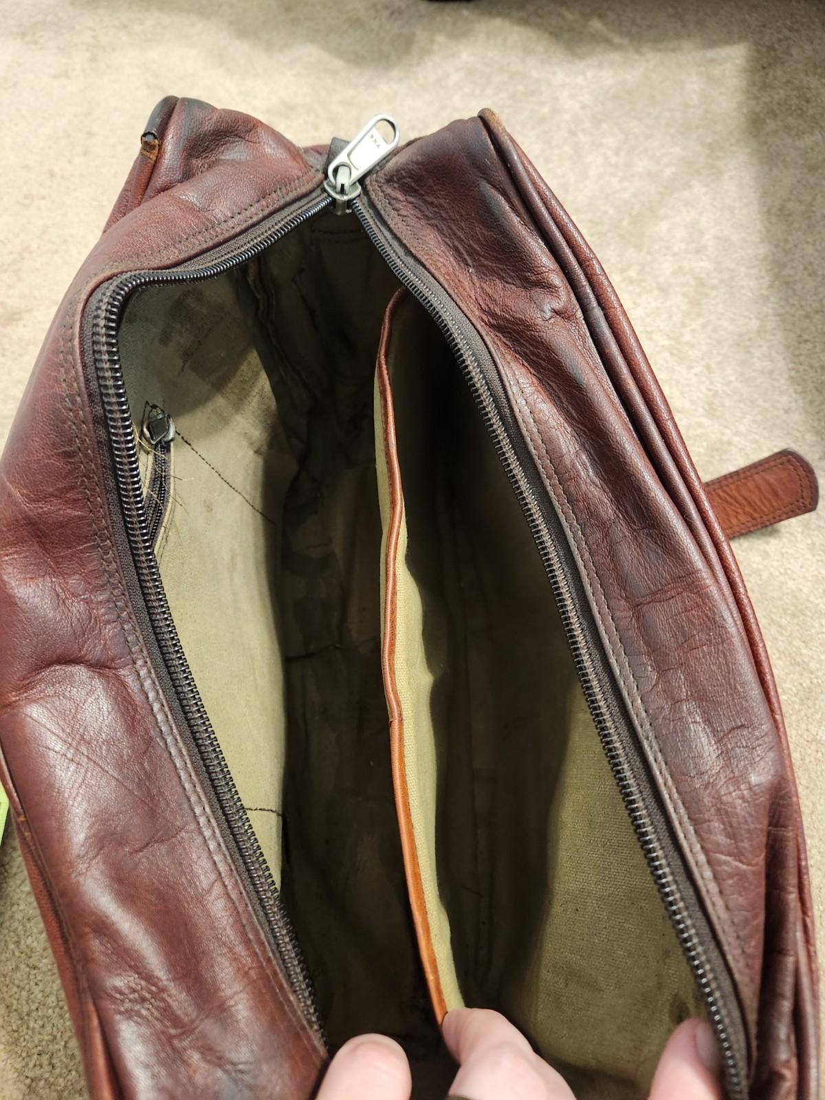 Buffalo Jackson Trading Co Leather Messenger Bag