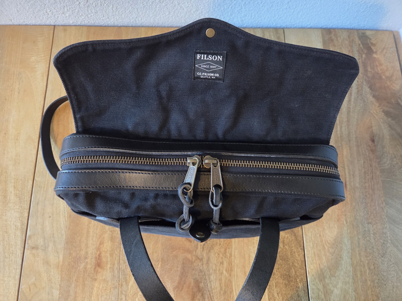 Filson Rugged Twill Original Briefcase | Black | Made in USA | MSRP $499