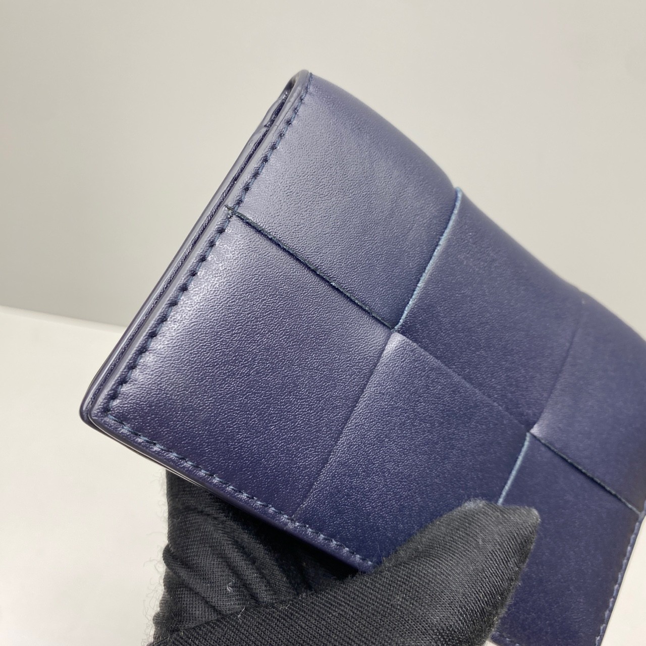 Bottega Veneta Pre-Owned Authentic CASSETTE Card Holder Blue Leather 7.5x12x2cm