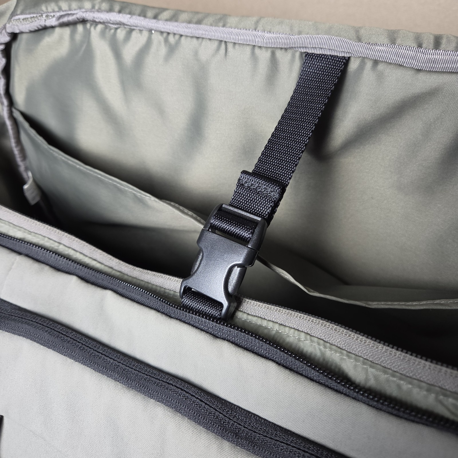 Lululemon Early Embark Duffel Gray Messenger Laptop Travel Bag