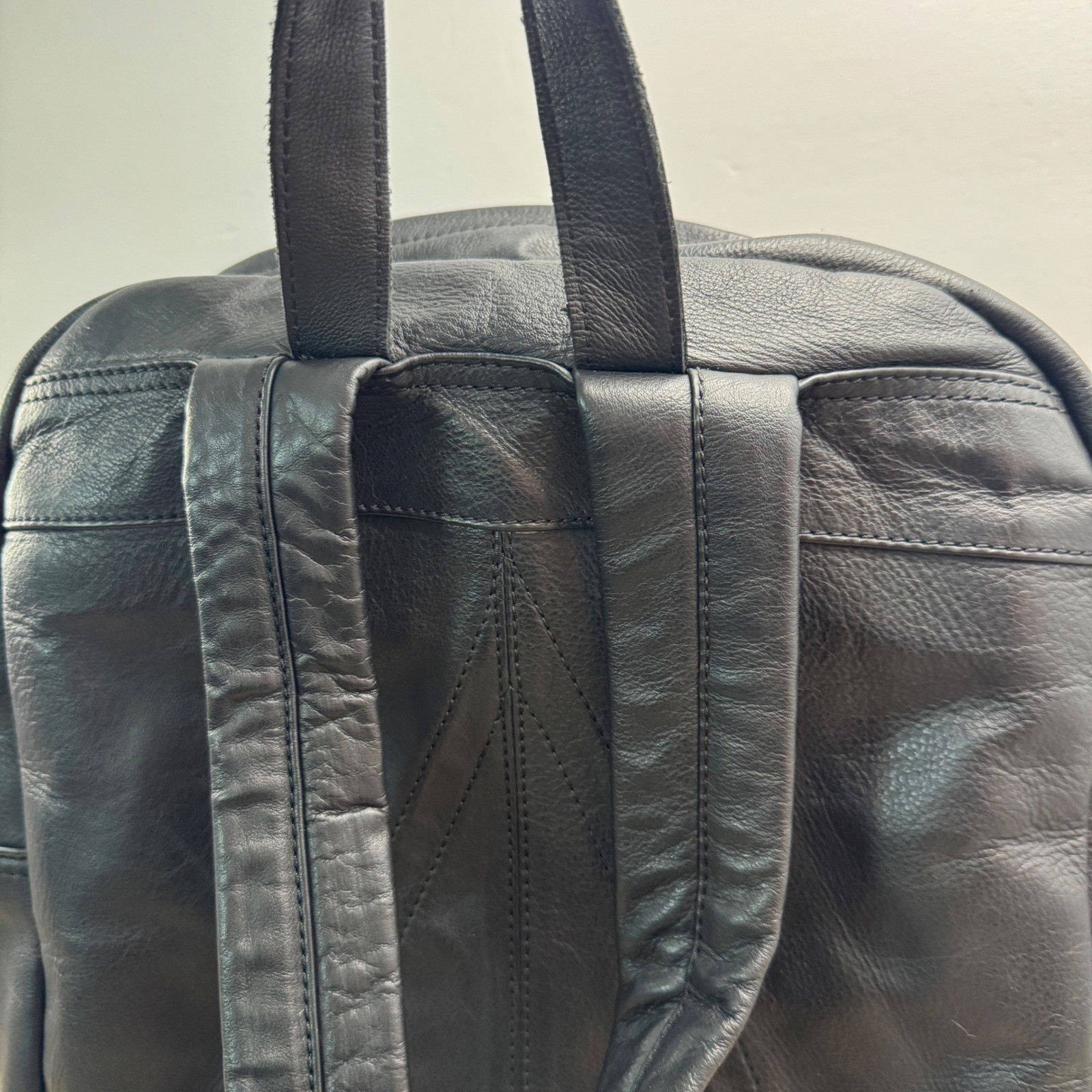 FH Wadsworth Black Leather Backpack Short Par 4 Logo Laptop Sleeve Frayed *READ*