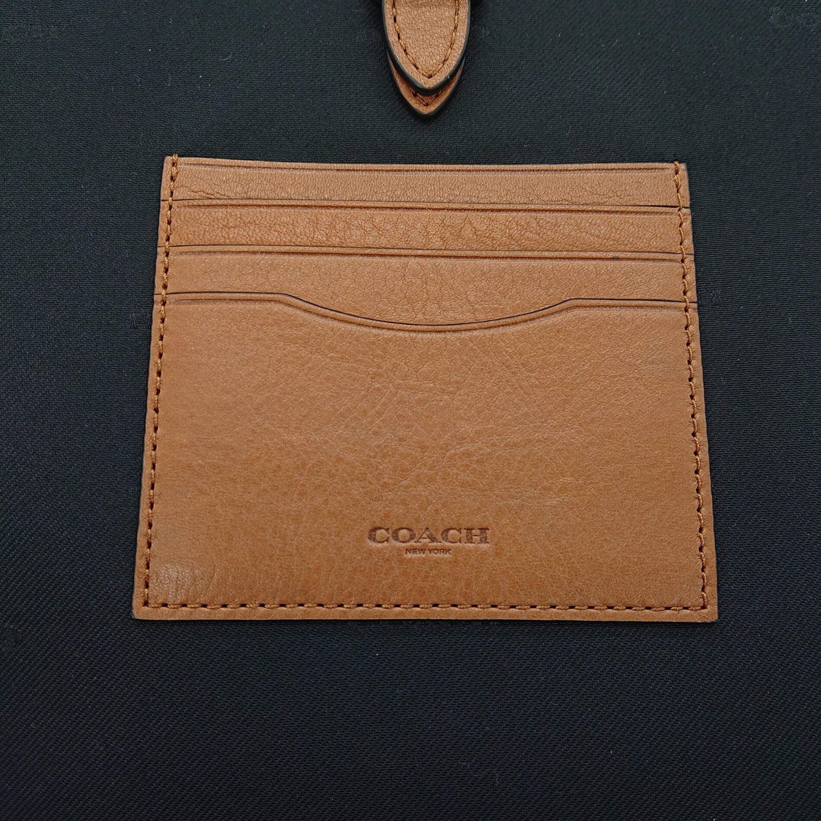 COACH Cluch Bag Tablet Case 64822 Brown Leather Round Zip Made in Vietnam