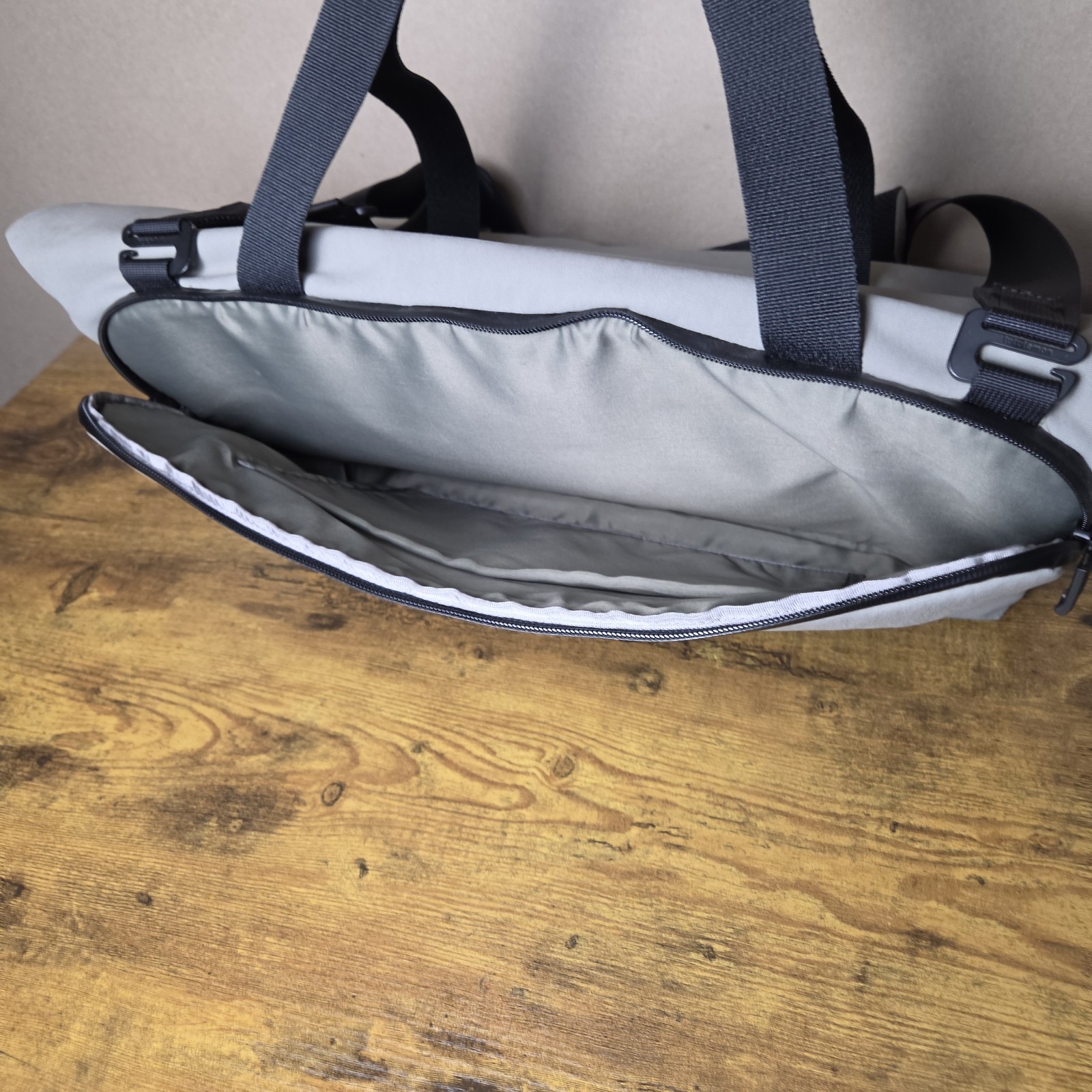 Lululemon Early Embark Duffel Gray Messenger Laptop Travel Bag
