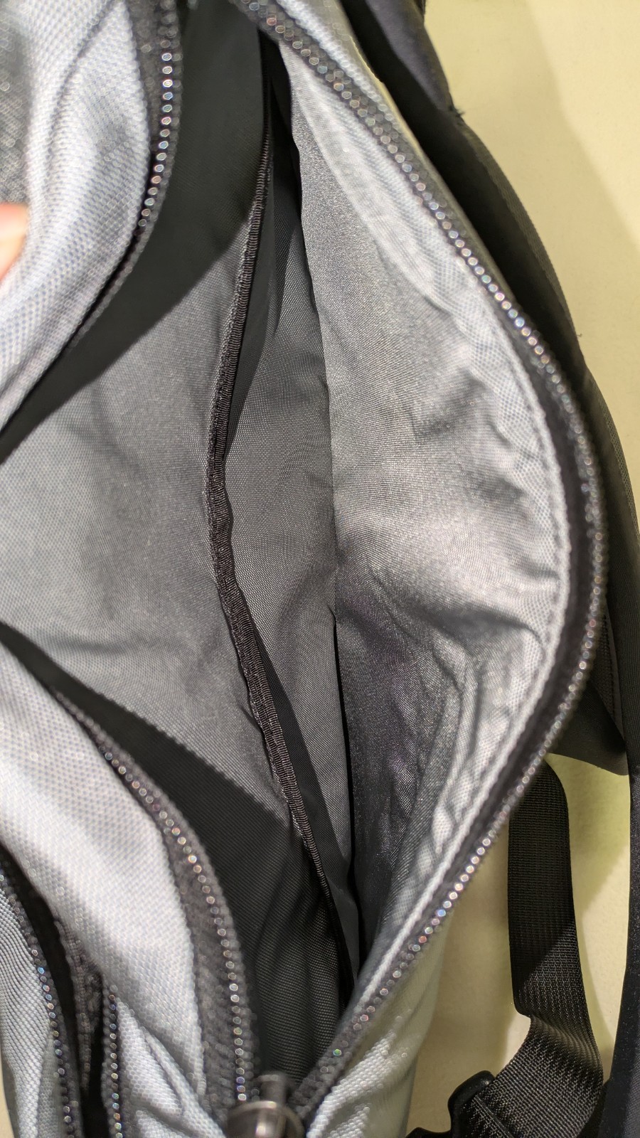 TOM BIHN – Luminary 12 V1 – Cloud / Cloud – G-VGUC
