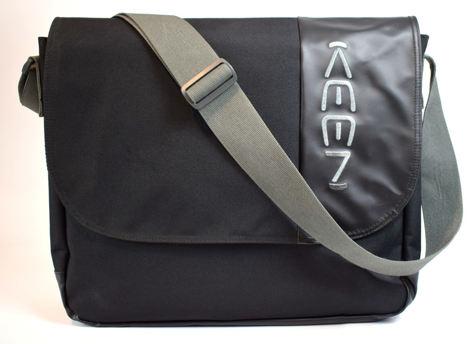KEEN Hybrid Transport Laptop Messenger Bag (Black)