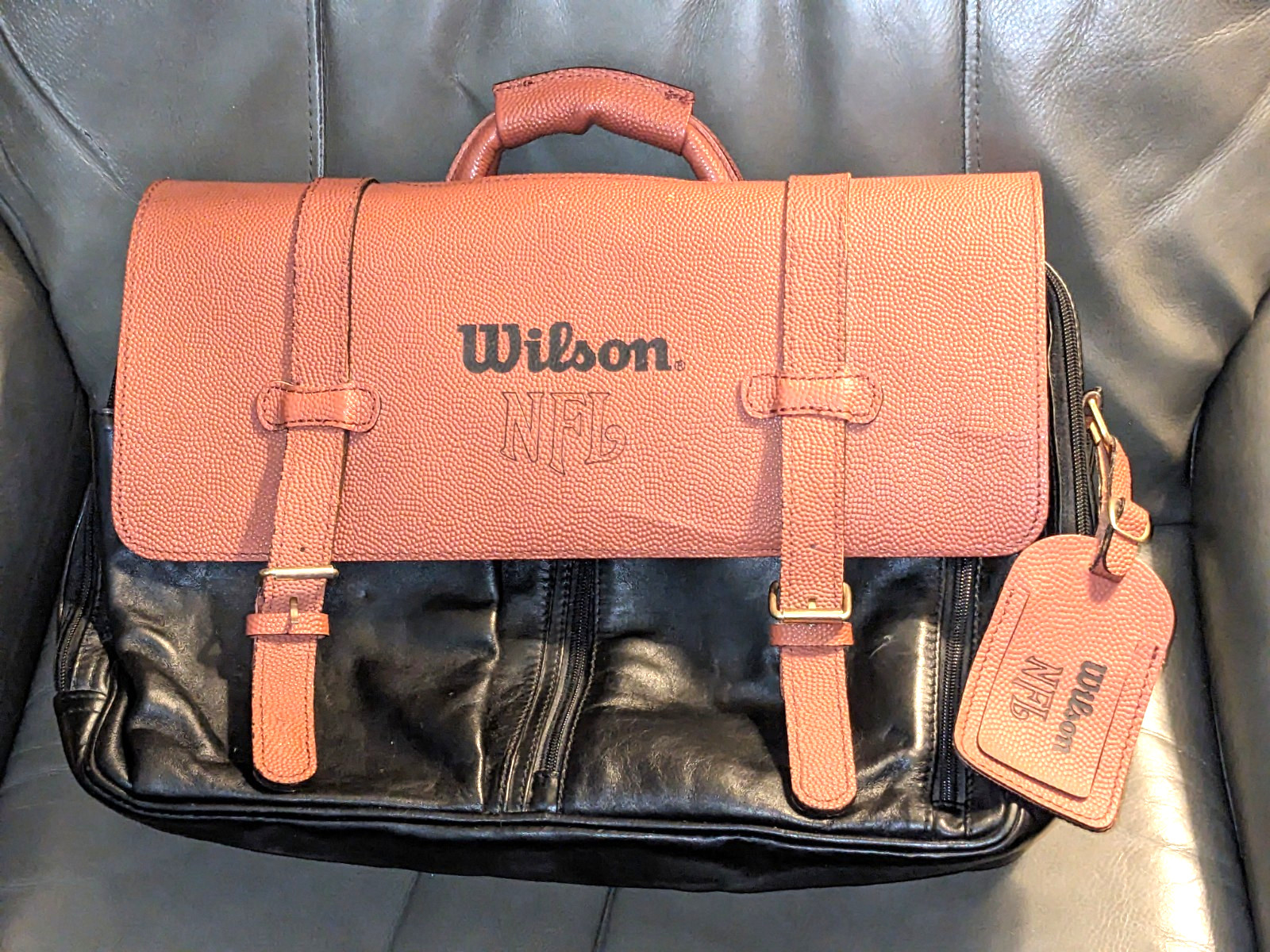 Wilson NFL Football Pebbled Pigskin Leather Messenger Bag Briefcase