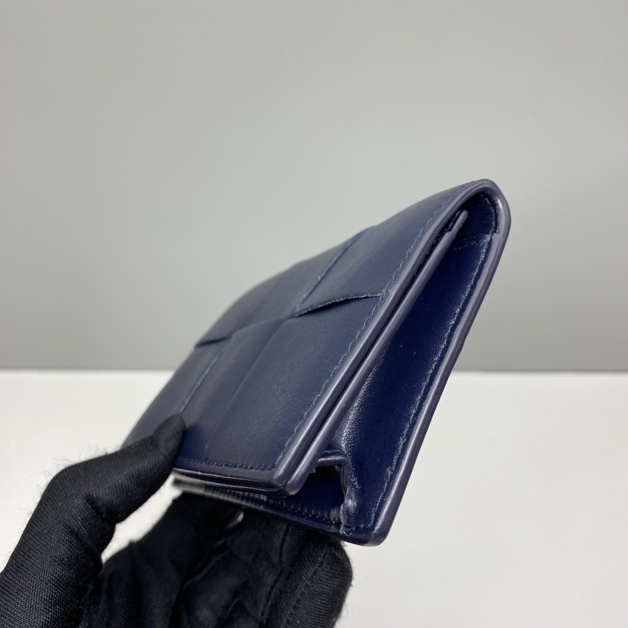 Bottega Veneta Pre-Owned Authentic CASSETTE Card Holder Blue Leather 7.5x12x2cm