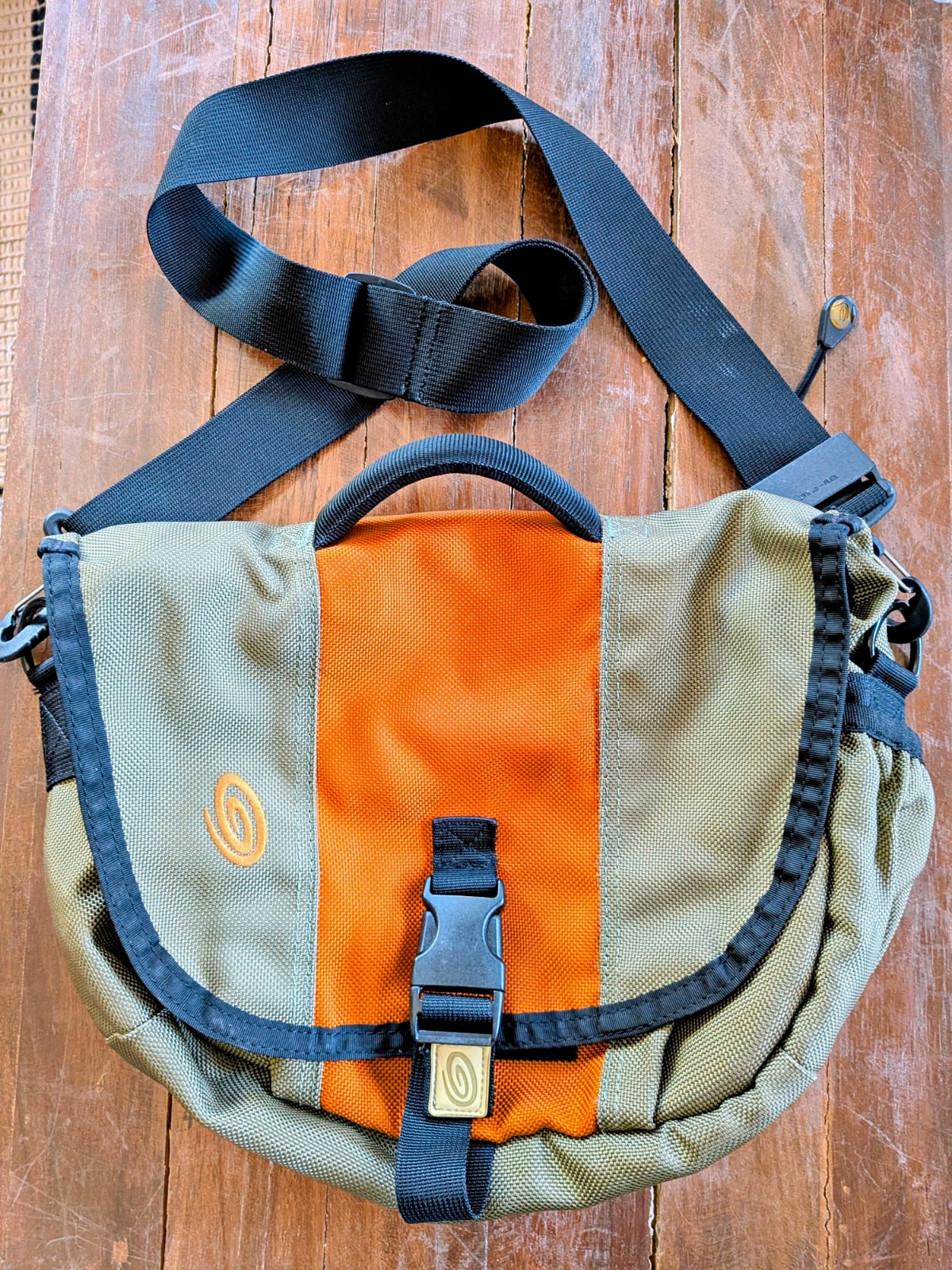 Timbuk2 Colorblock Messenger Bag Medium Green/Orange/Black Buckle, Pockets