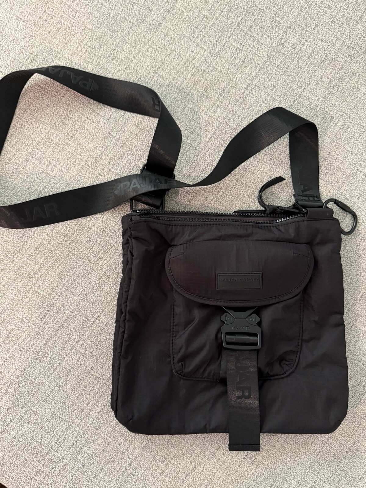 Pajar Canada Black Men’s Crossbody Bag Adjustable Strap Zip & Buckle Closure